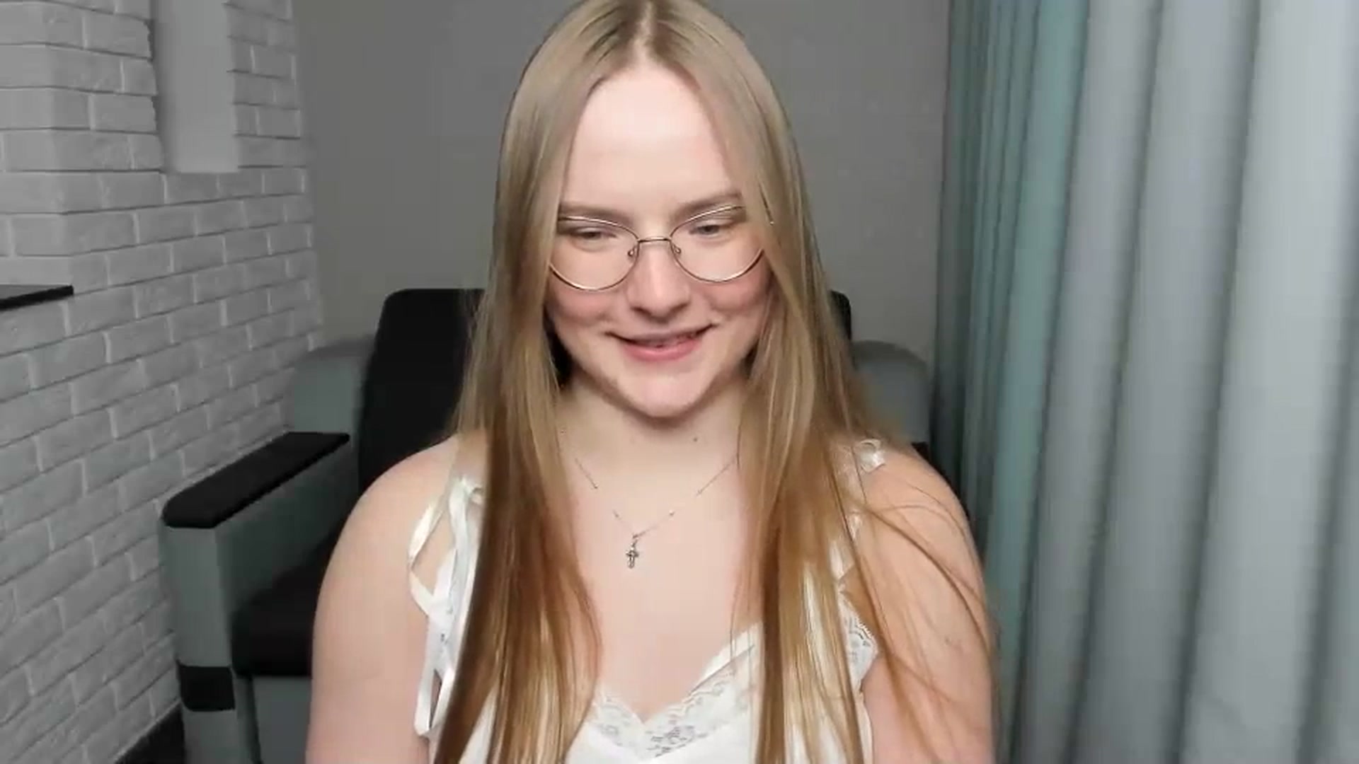 Gallery image thumbnail from Shy_Melany's myfreecams stream on, 01/11/2025, 23:48 image 16 of 20