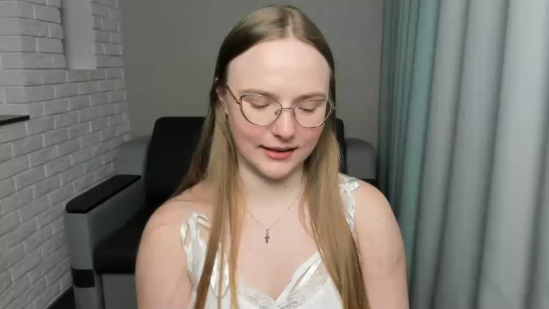 Gallery image thumbnail from Shy_Melany's myfreecams stream on, 01/11/2025, 23:48 image 13 of 20