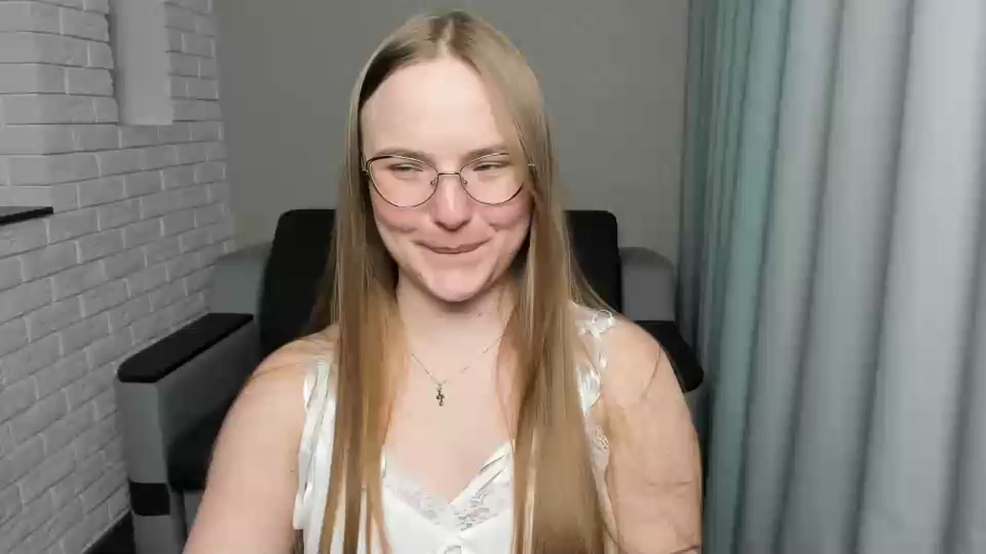 Gallery image thumbnail from Shy_Melany's myfreecams stream on, 01/11/2025, 23:48 image 4 of 20