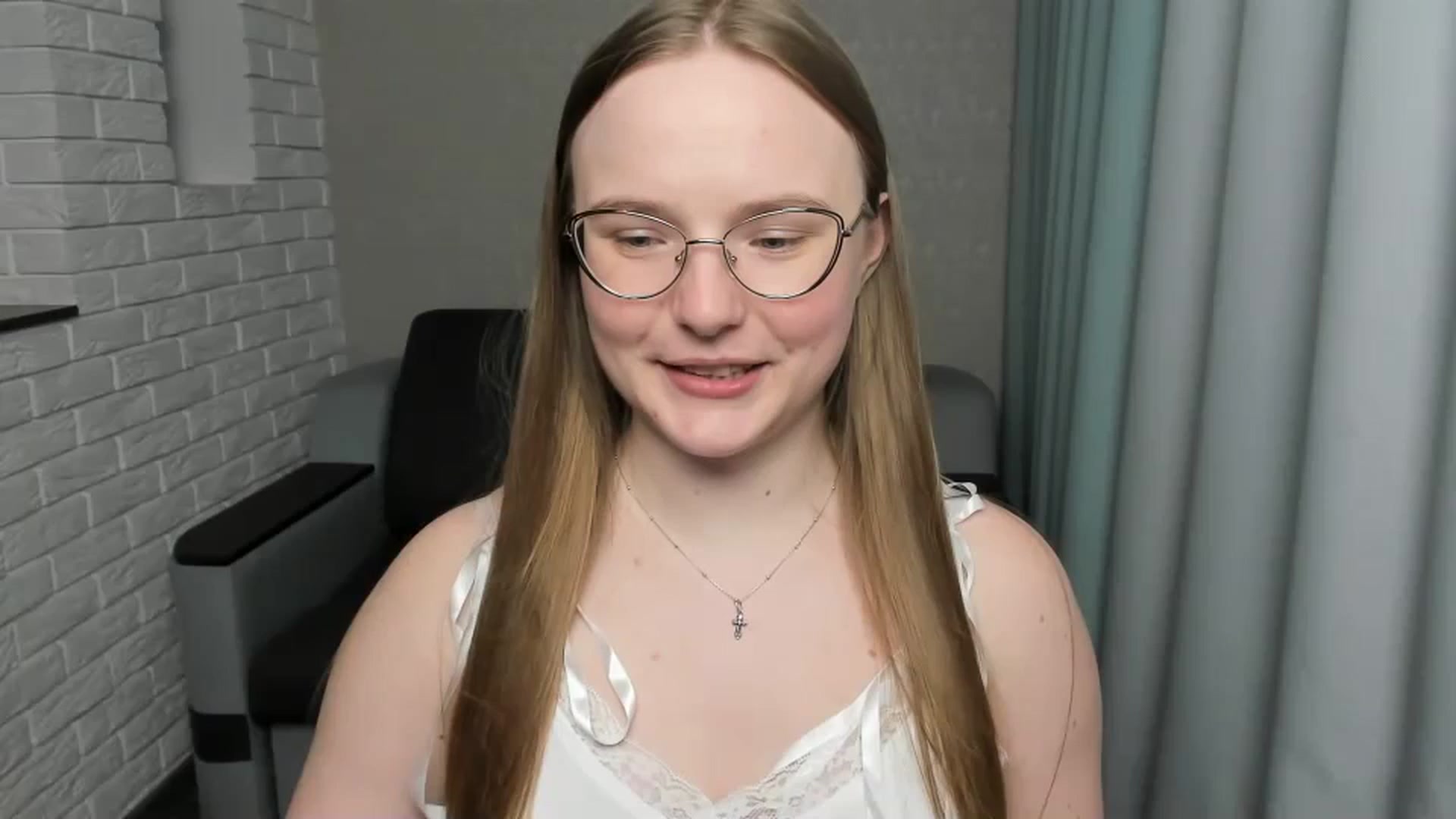 Gallery image thumbnail from Shy_Melany's myfreecams stream on, 01/12/2025, 24:10 image 13 of 20