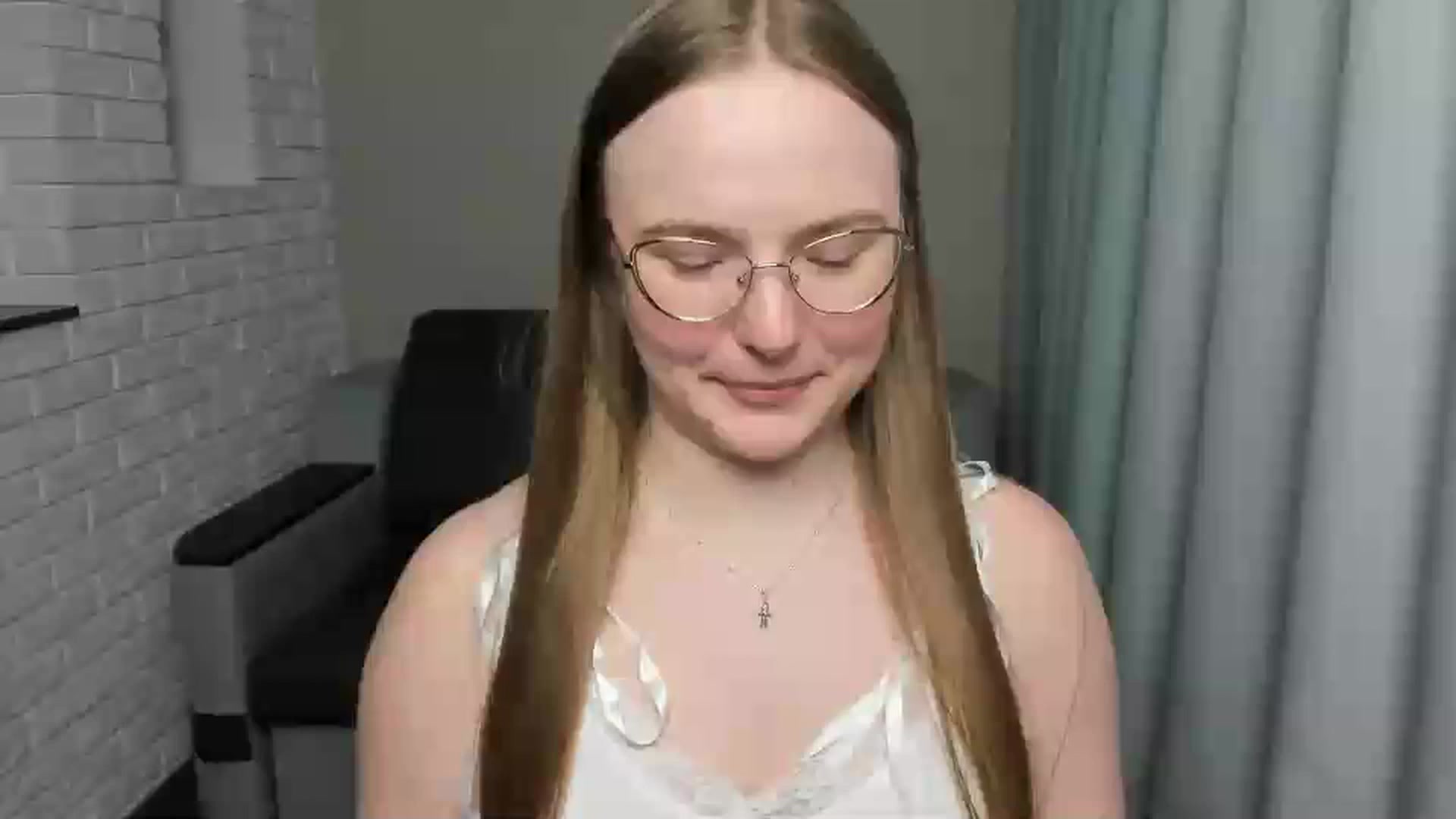 Gallery image thumbnail from Shy_Melany's myfreecams stream on, 01/12/2025, 24:10 image 12 of 20