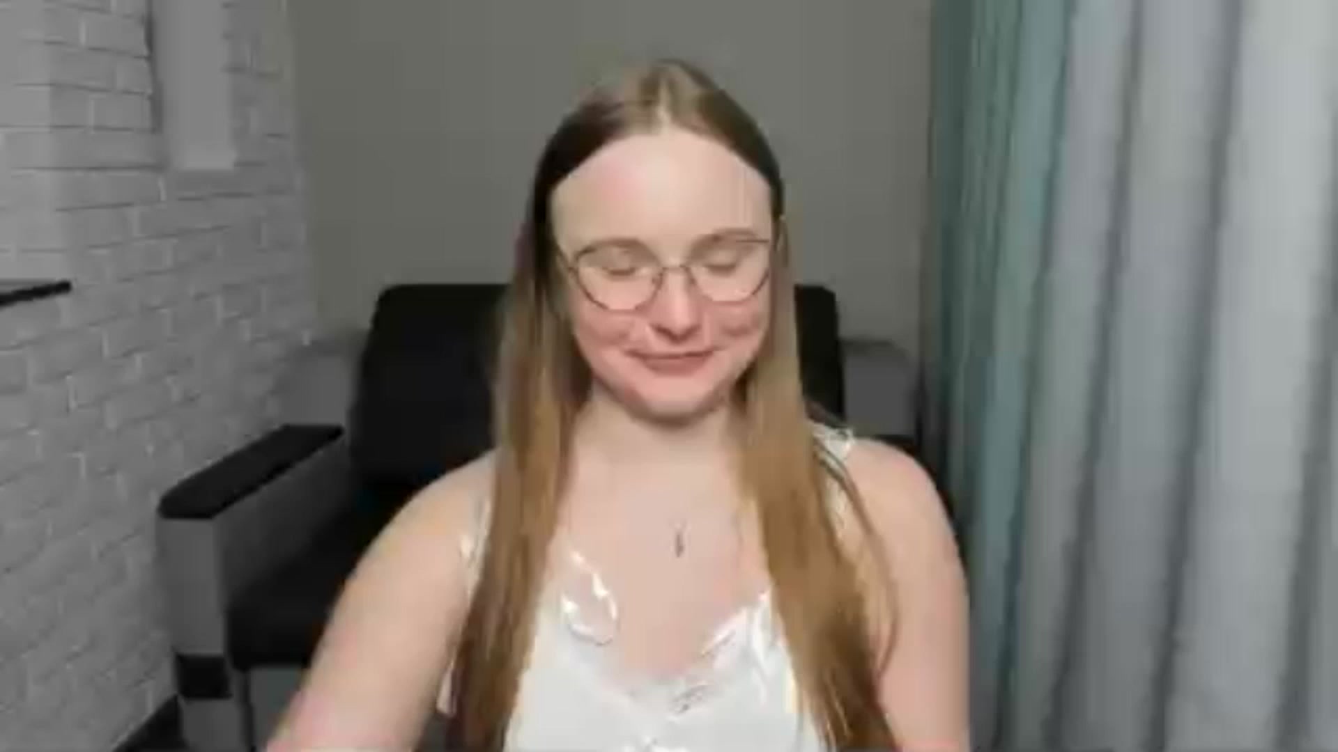 Gallery image thumbnail from Shy_Melany's myfreecams stream on, 01/12/2025, 24:10 image 1 of 20