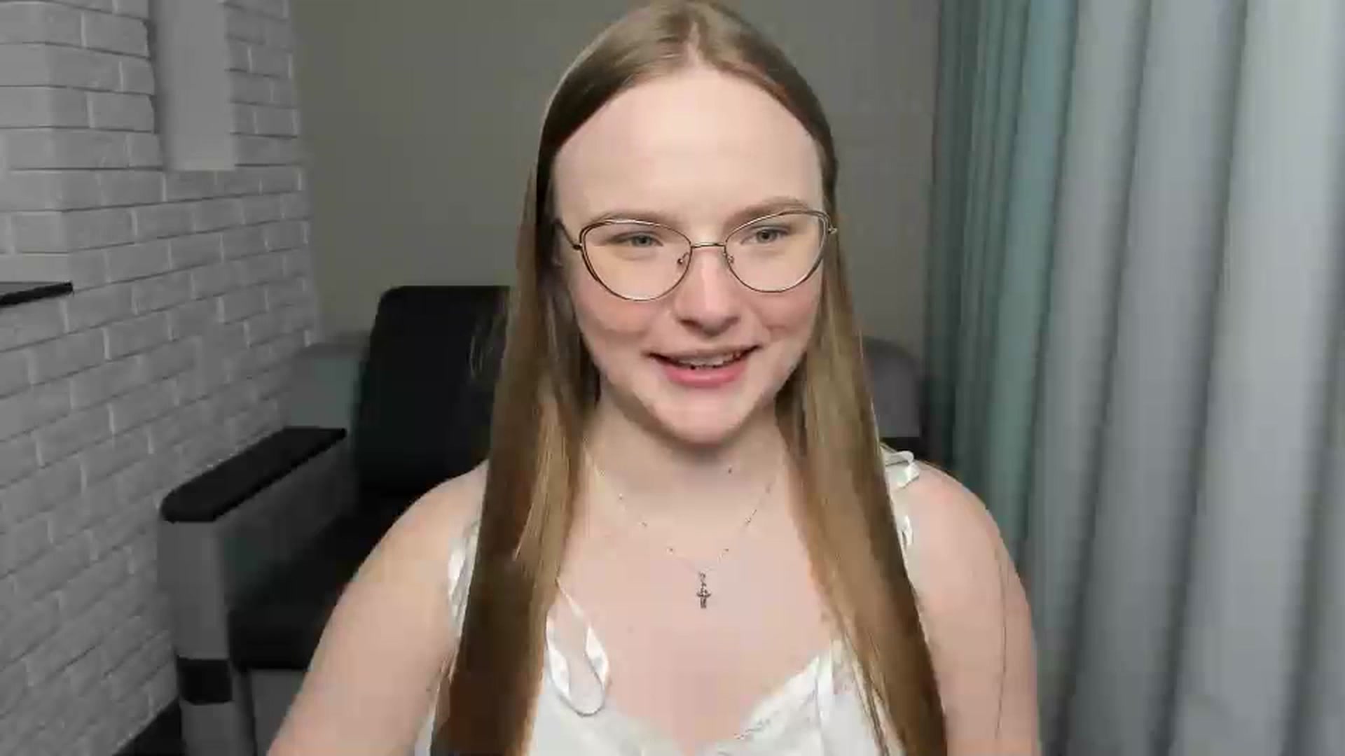 Gallery image thumbnail from Shy_Melany's myfreecams stream on, 01/12/2025, 24:10 image 17 of 20