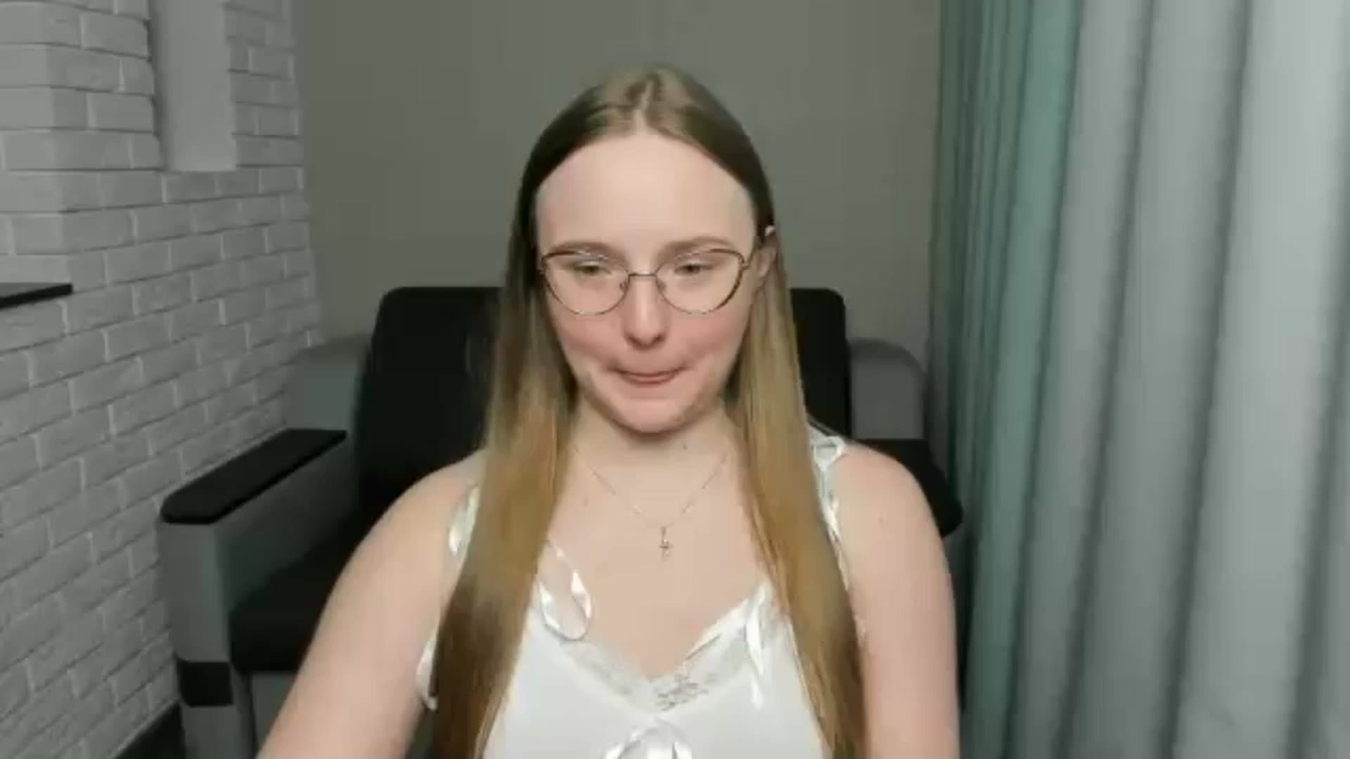 Gallery image thumbnail from Shy_Melany's myfreecams stream on, 01/12/2025, 24:10 image 9 of 20