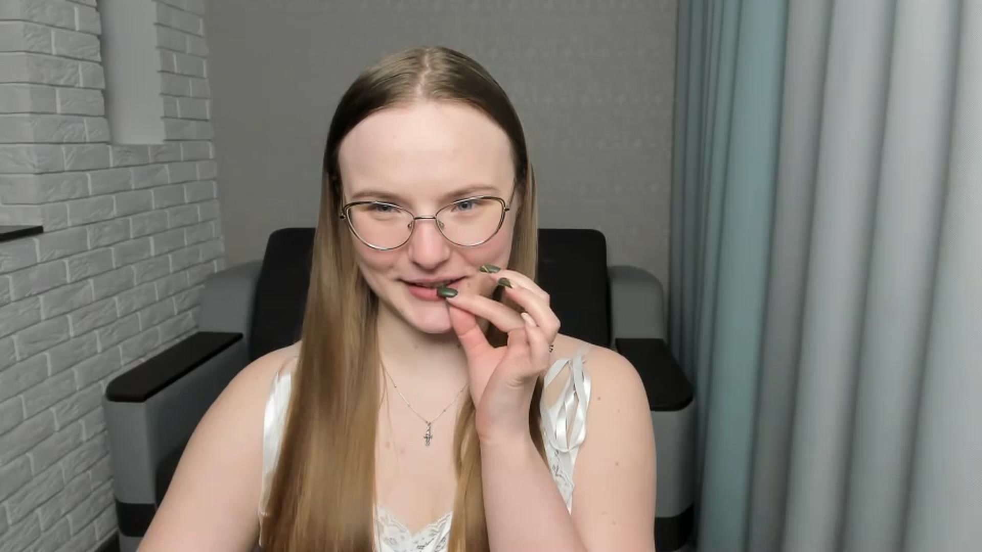 Gallery image thumbnail from Shy_Melany's myfreecams stream on, 01/15/2025, 19:38 image 5 of 20