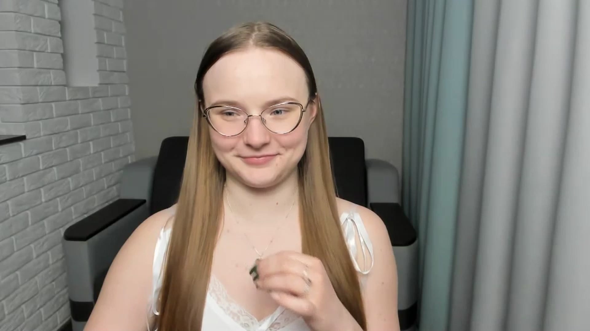 Gallery image thumbnail from Shy_Melany's myfreecams stream on, 01/15/2025, 19:38 image 17 of 20