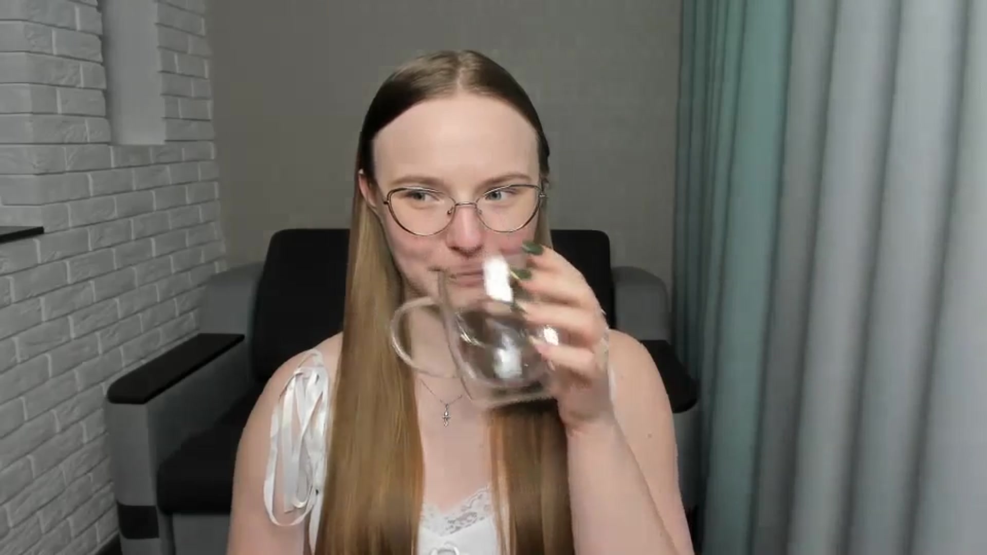 Gallery image thumbnail from Shy_Melany's myfreecams stream on, 01/15/2025, 22:21 image 18 of 20