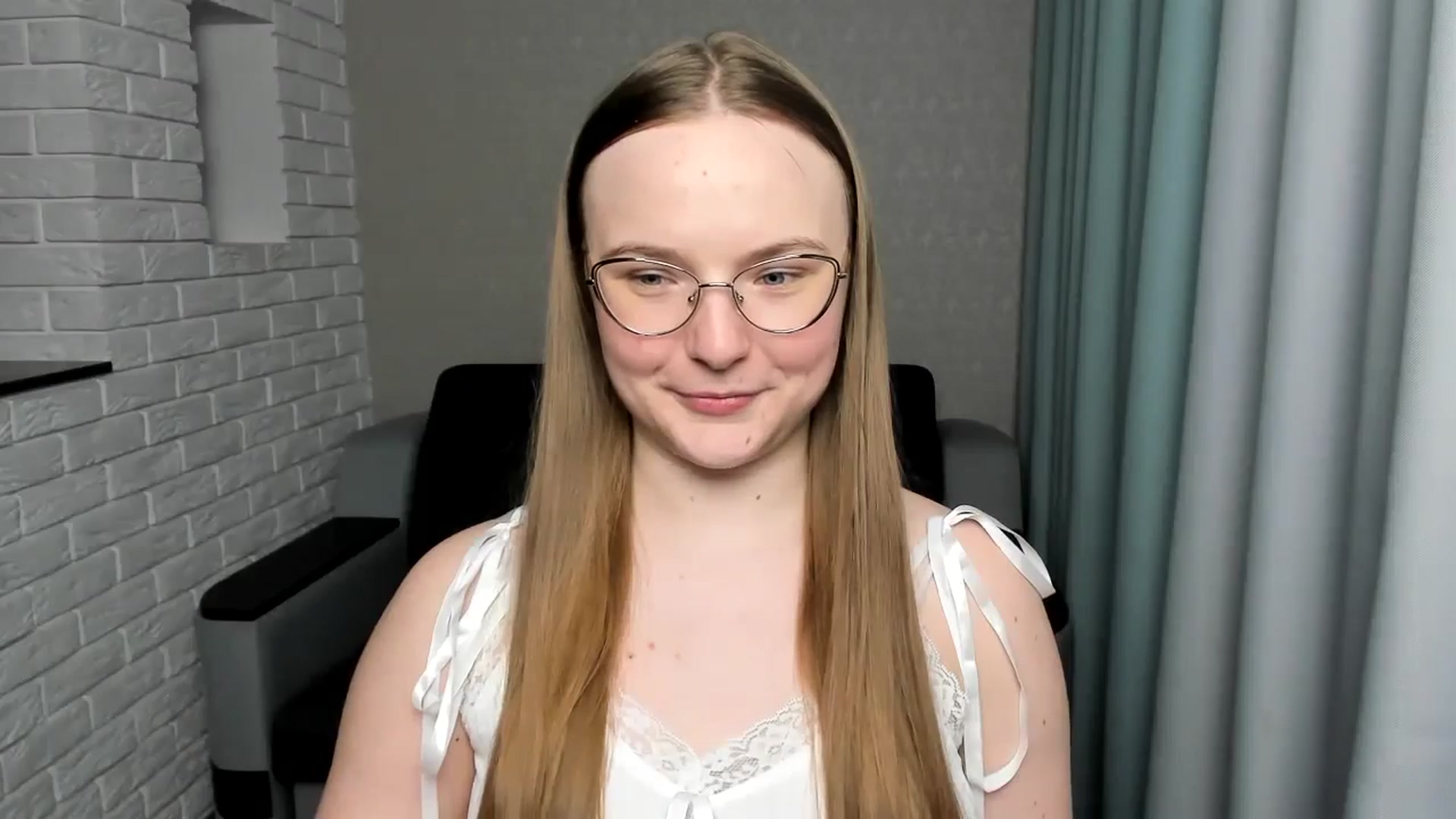 Gallery image thumbnail from Shy_Melany's myfreecams stream on, 01/28/2025, 14:34 image 16 of 20
