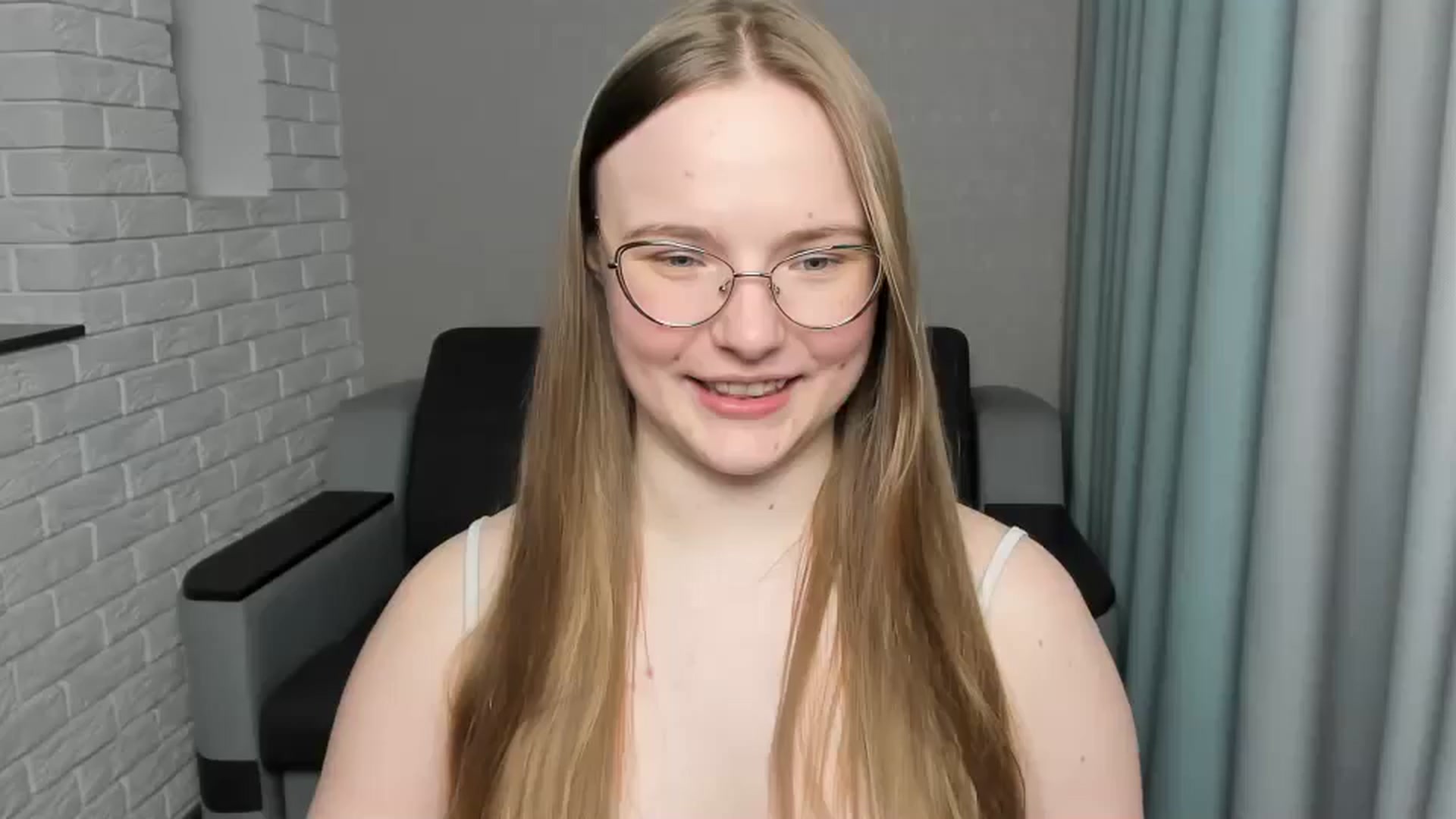 Gallery image thumbnail from Shy_Melany's myfreecams stream on, 01/31/2025, 20:59 image 13 of 20