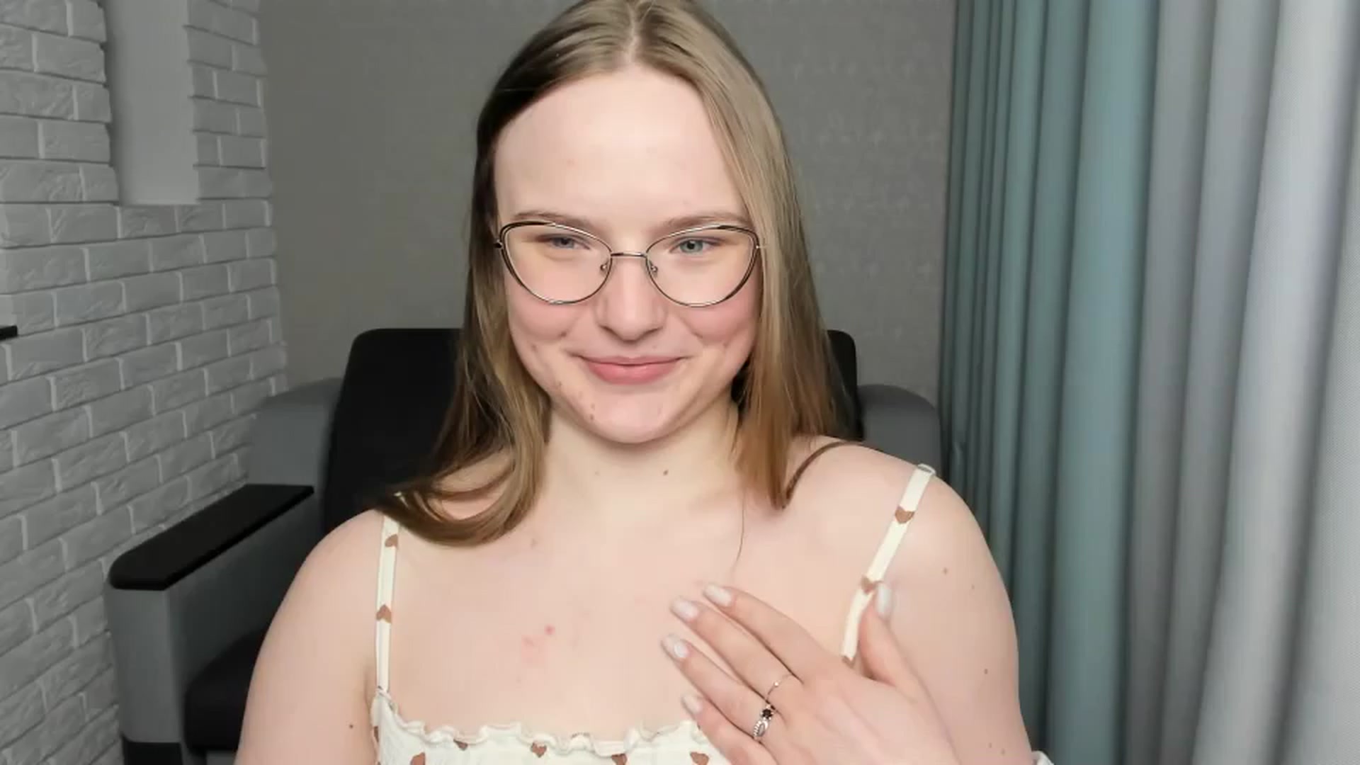 Gallery image thumbnail from Shy_Melany's myfreecams stream on, 02/07/2025, 15:31 image 14 of 20
