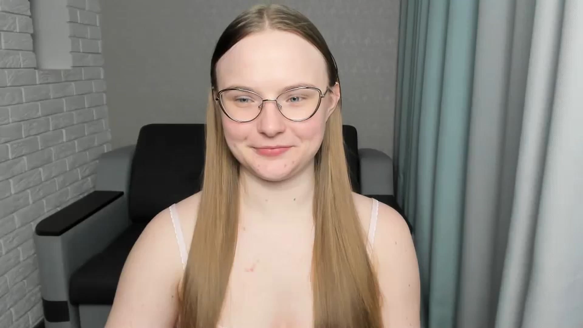 Gallery image thumbnail from Shy_Melany's myfreecams stream on, 02/14/2025, 24:14 image 10 of 20