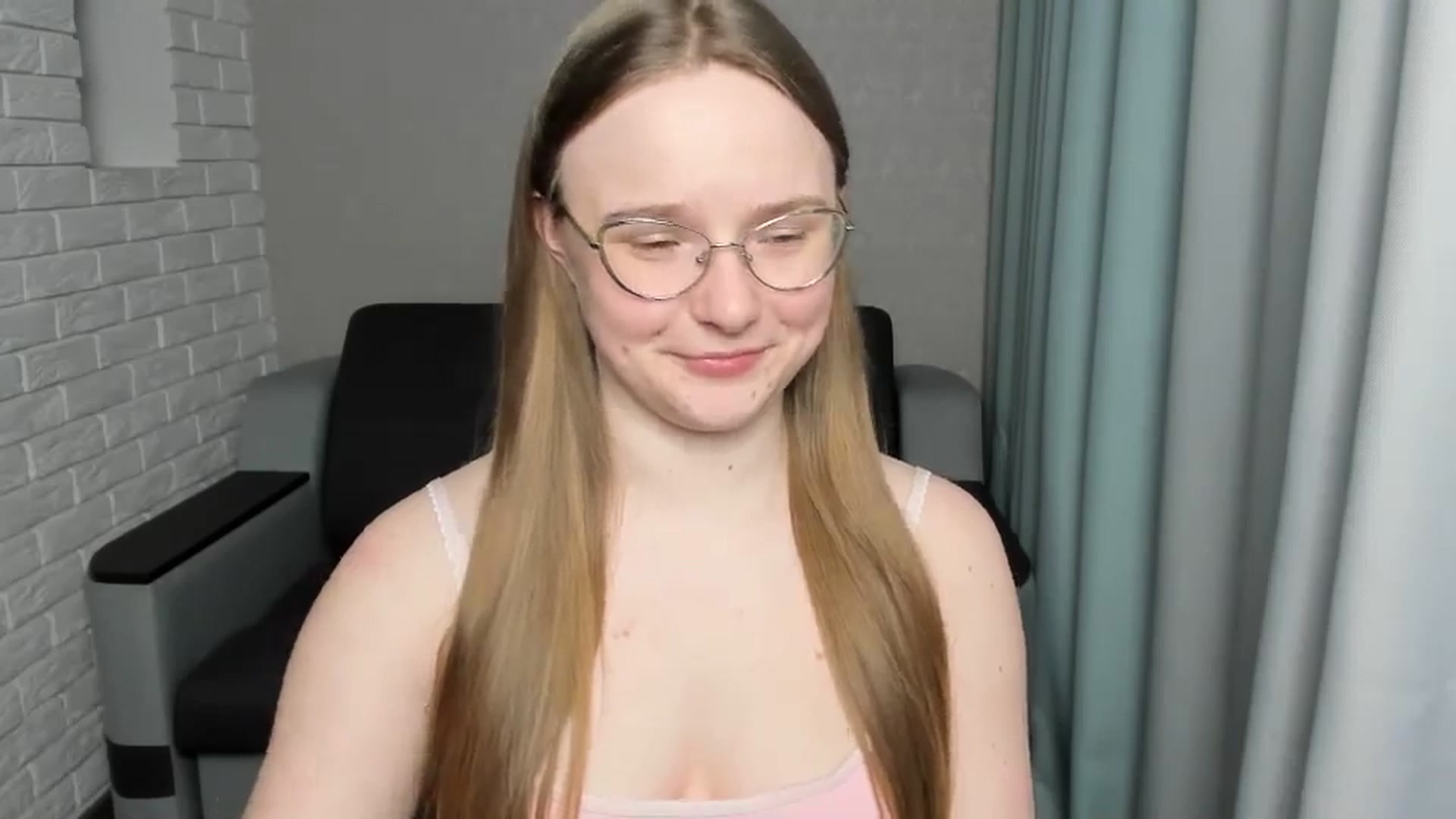 Gallery image thumbnail from Shy_Melany's myfreecams stream on, 02/14/2025, 22:25 image 15 of 20