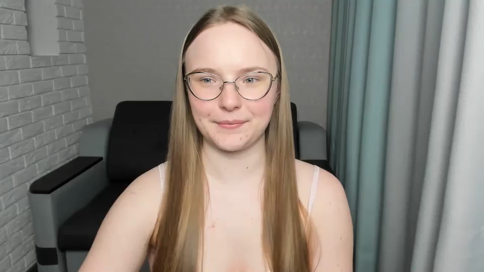 Gallery image thumbnail from Shy_Melany's myfreecams stream on, 02/15/2025, 24:19 image 3 of 20