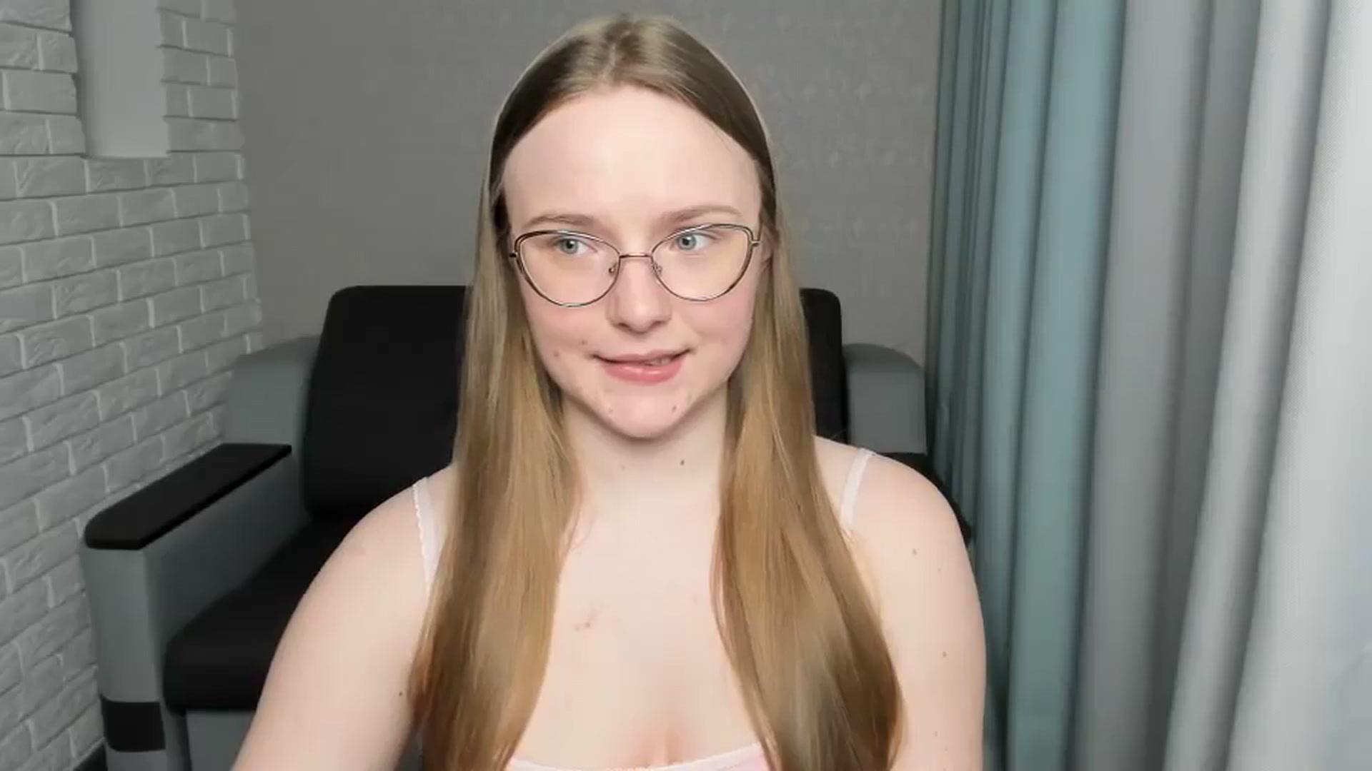 Gallery image thumbnail from Shy_Melany's myfreecams stream on, 02/15/2025, 24:19 image 18 of 20
