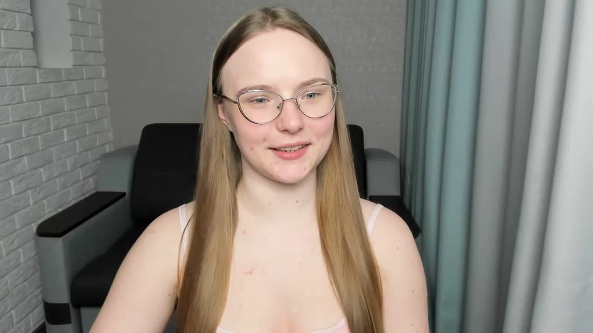 Gallery image thumbnail from Shy_Melany's myfreecams stream on, 02/15/2025, 24:19 image 14 of 20
