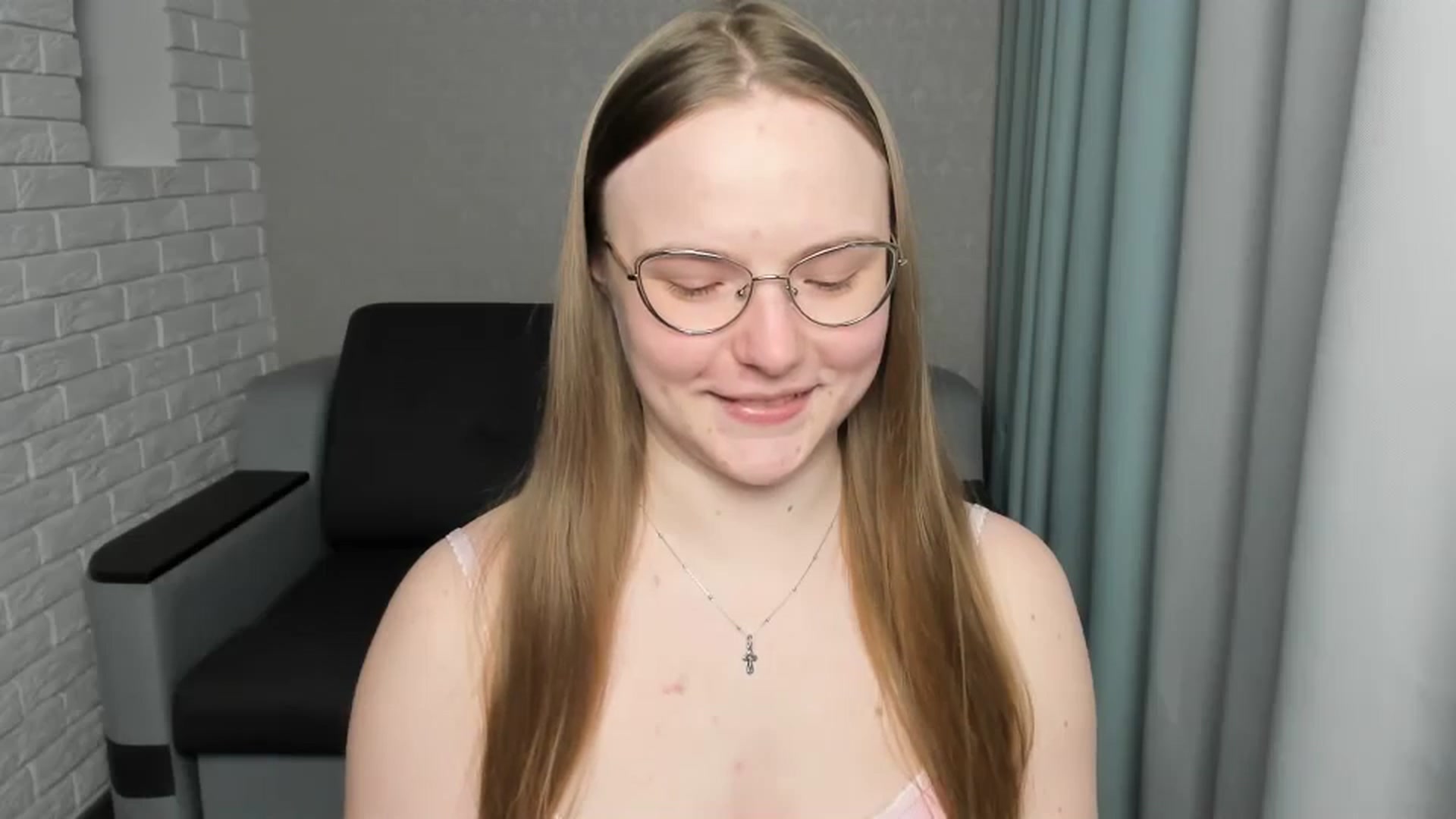 Gallery image thumbnail from Shy_Melany's myfreecams stream on, 02/19/2025, 23:34 image 4 of 20