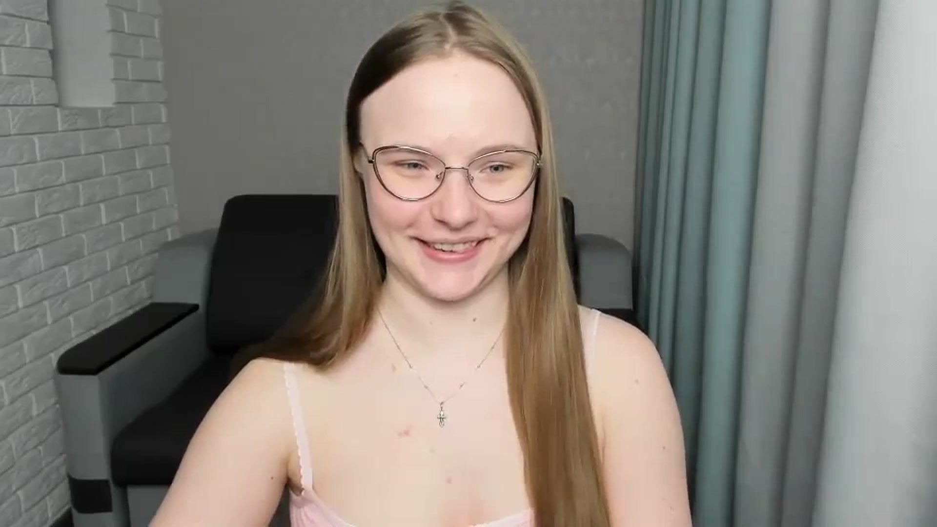 Gallery image thumbnail from Shy_Melany's myfreecams stream on, 02/19/2025, 23:34 image 5 of 20