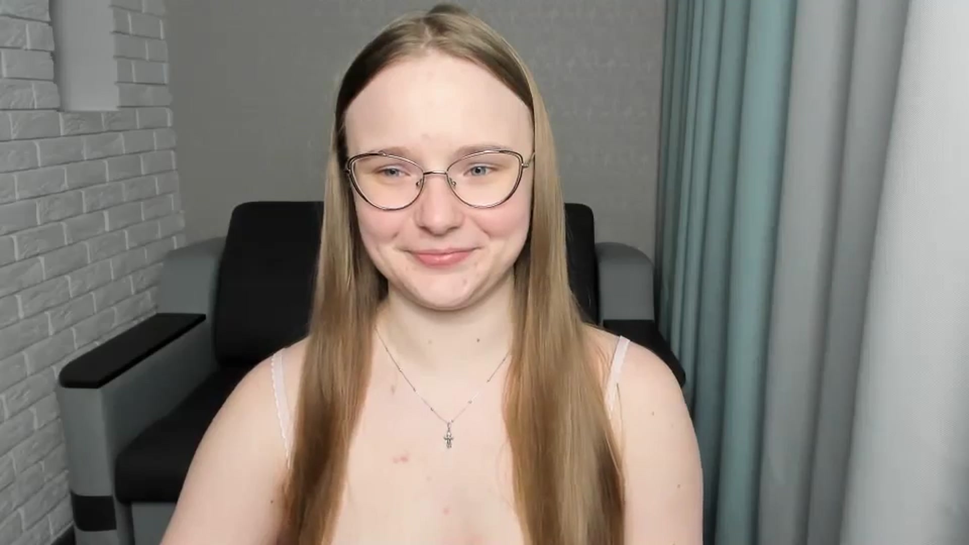Gallery image thumbnail from Shy_Melany's myfreecams stream on, 02/19/2025, 23:34 image 16 of 20