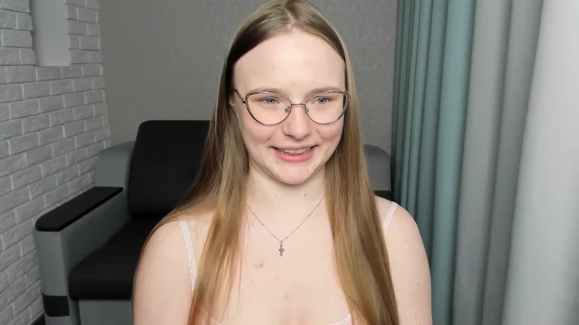Gallery image thumbnail from Shy_Melany's myfreecams stream on, 02/19/2025, 23:34 image 18 of 20