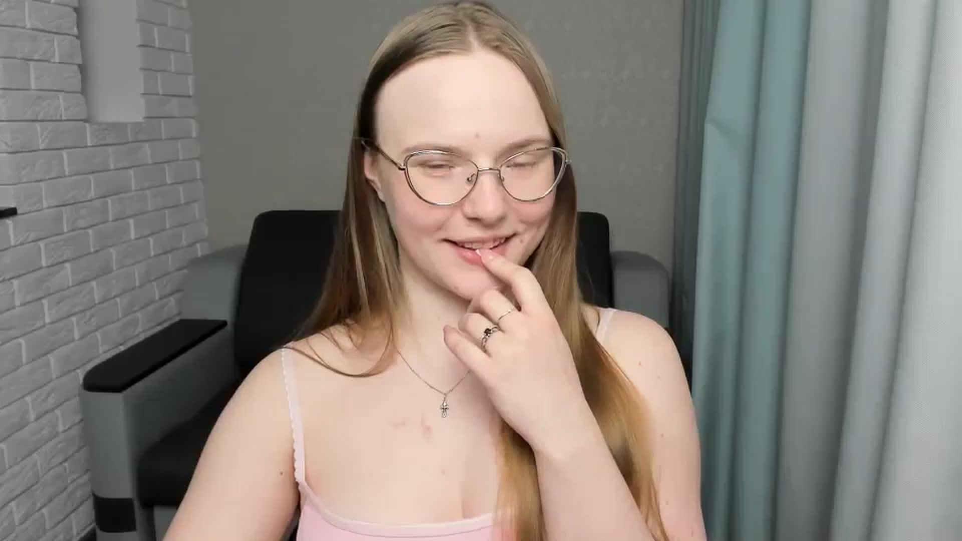 Gallery image thumbnail from Shy_Melany's myfreecams stream on, 02/24/2025, 21:51 image 19 of 20