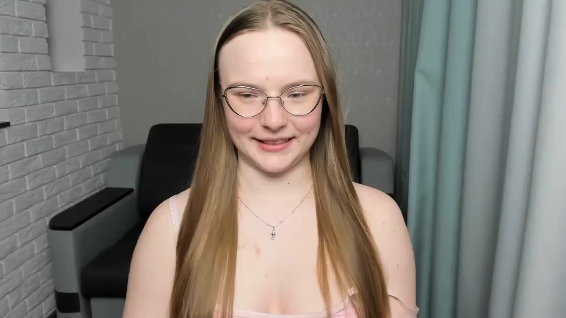 Gallery image thumbnail from Shy_Melany's myfreecams stream on, 02/24/2025, 21:51 image 10 of 20