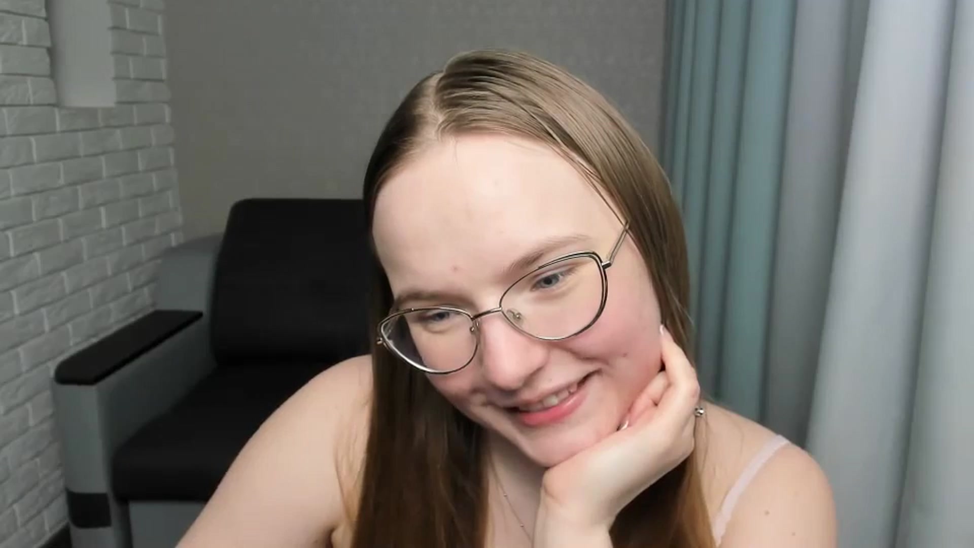 Gallery image thumbnail from Shy_Melany's myfreecams stream on, 02/26/2025, 24:56 image 17 of 20