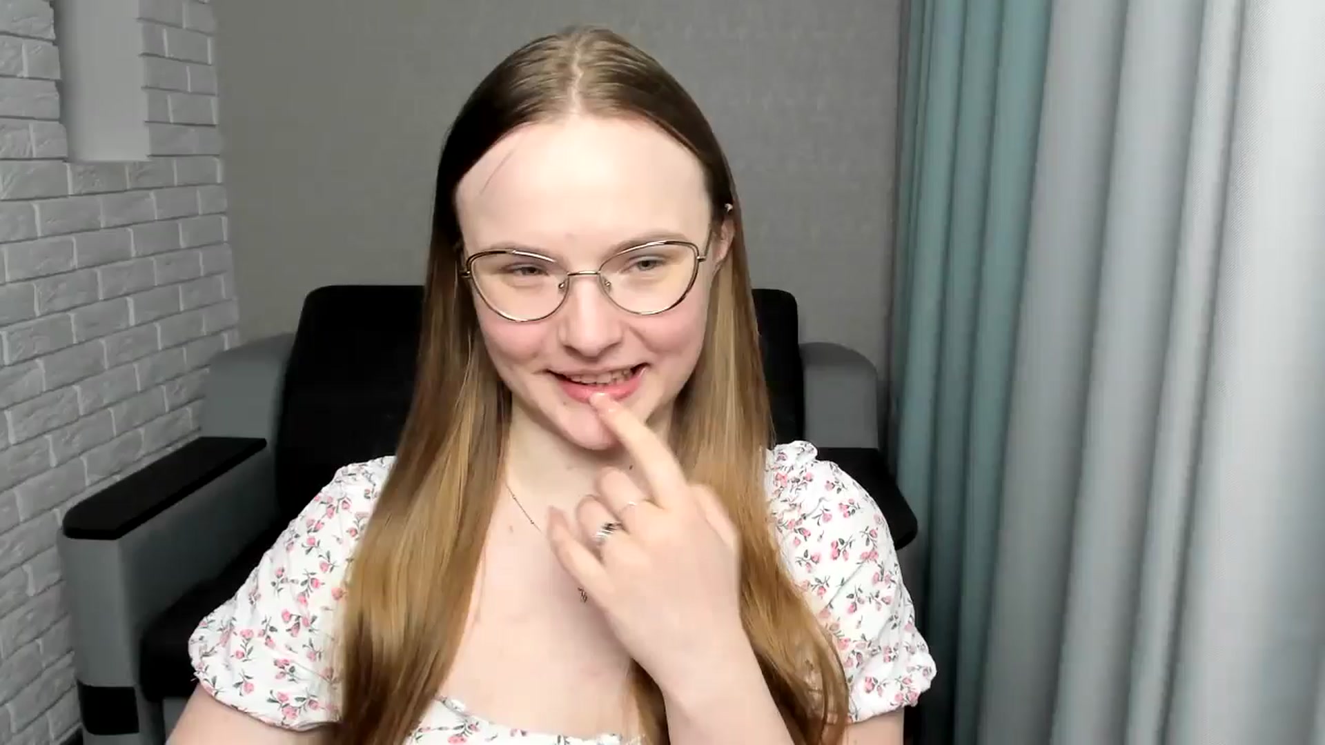 Gallery image thumbnail from Shy_Melany's myfreecams stream on, 03/06/2025, 24:21 image 1 of 20