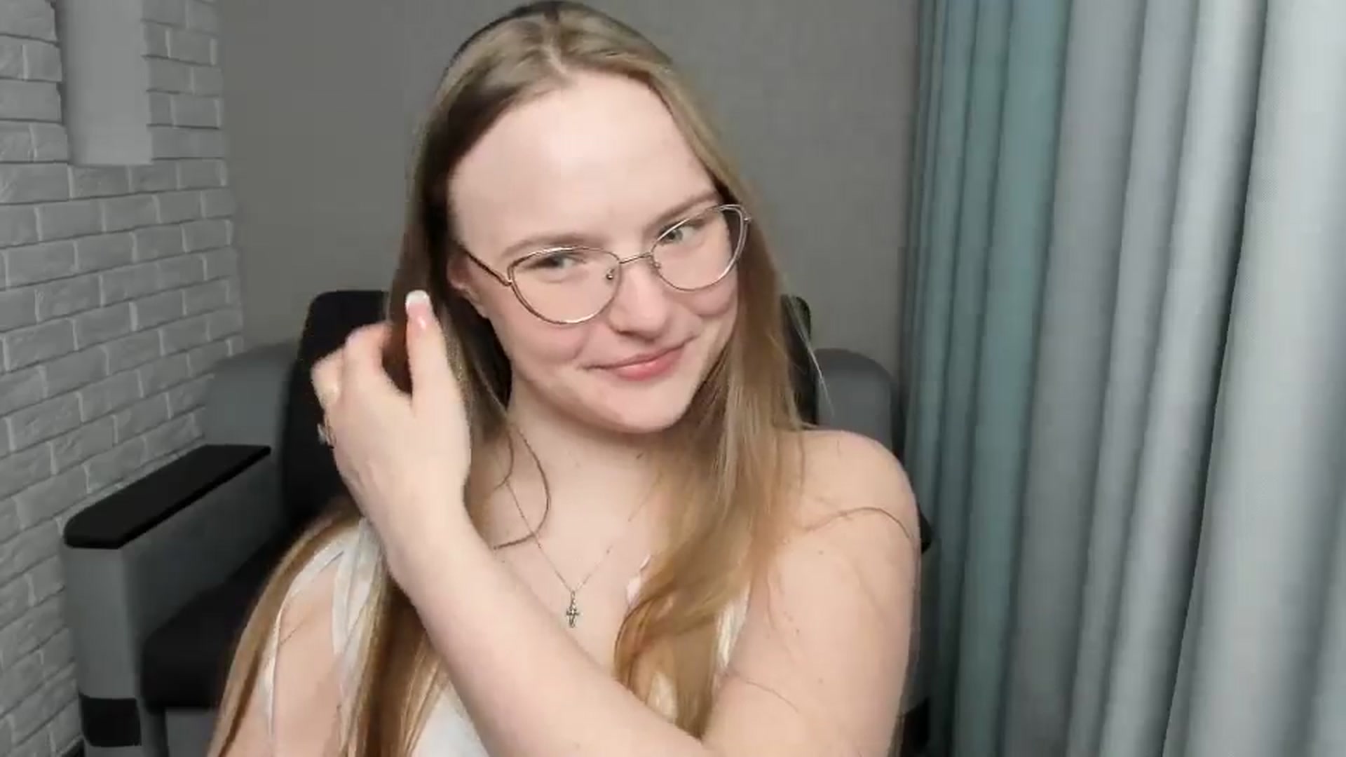 Gallery image thumbnail from Shy_Melany's myfreecams stream on, 03/07/2025, 22:25 image 13 of 20