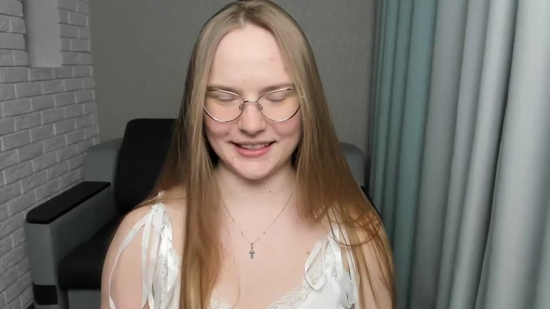 Gallery image thumbnail from Shy_Melany's myfreecams stream on, 03/07/2025, 22:25 image 4 of 20