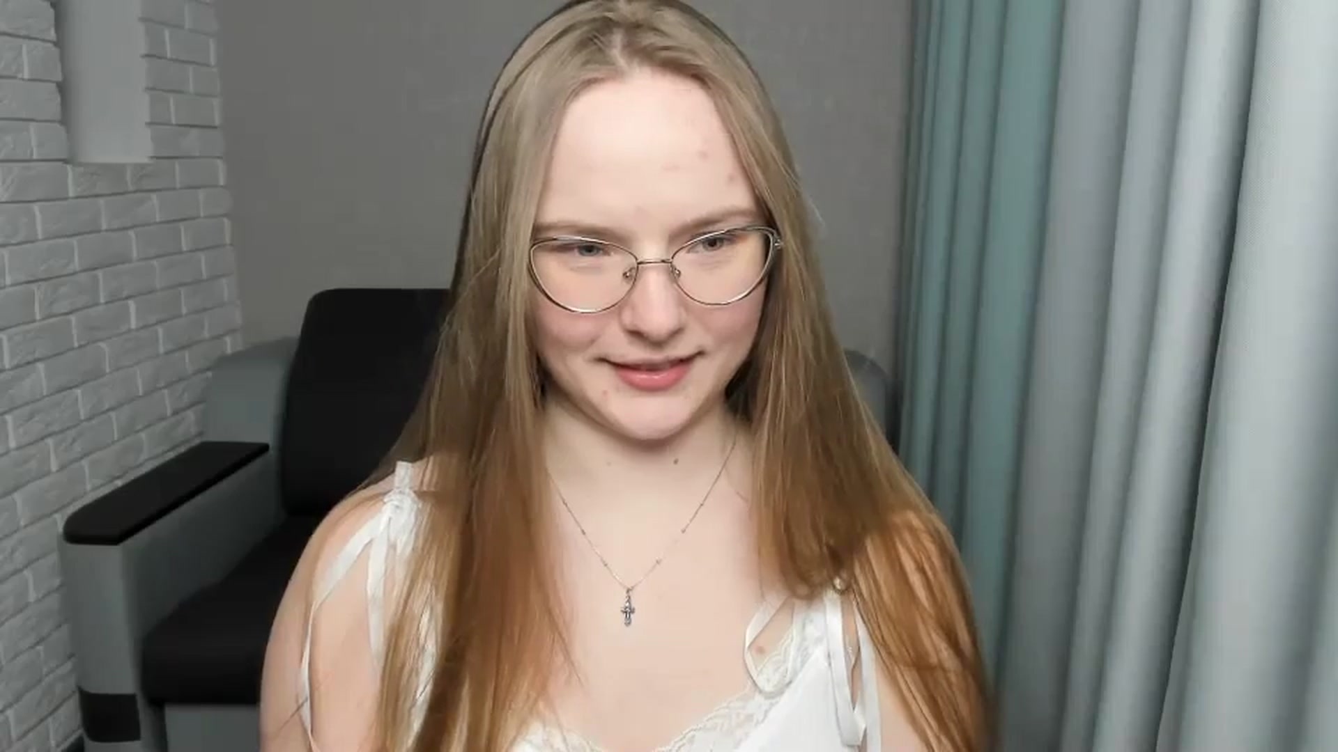 Gallery image thumbnail from Shy_Melany's myfreecams stream on, 03/07/2025, 22:25 image 8 of 20