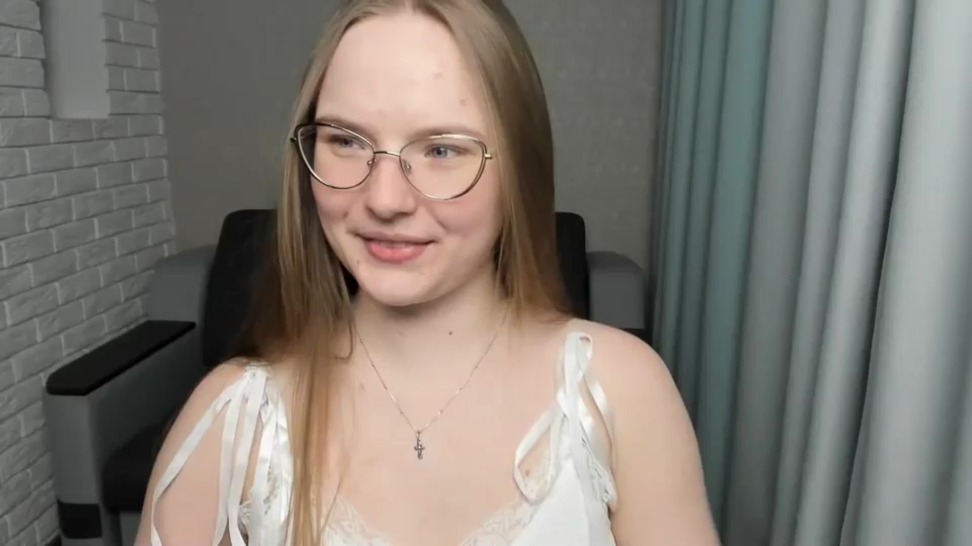 Gallery image thumbnail from Shy_Melany's myfreecams stream on, 03/07/2025, 22:25 image 1 of 20