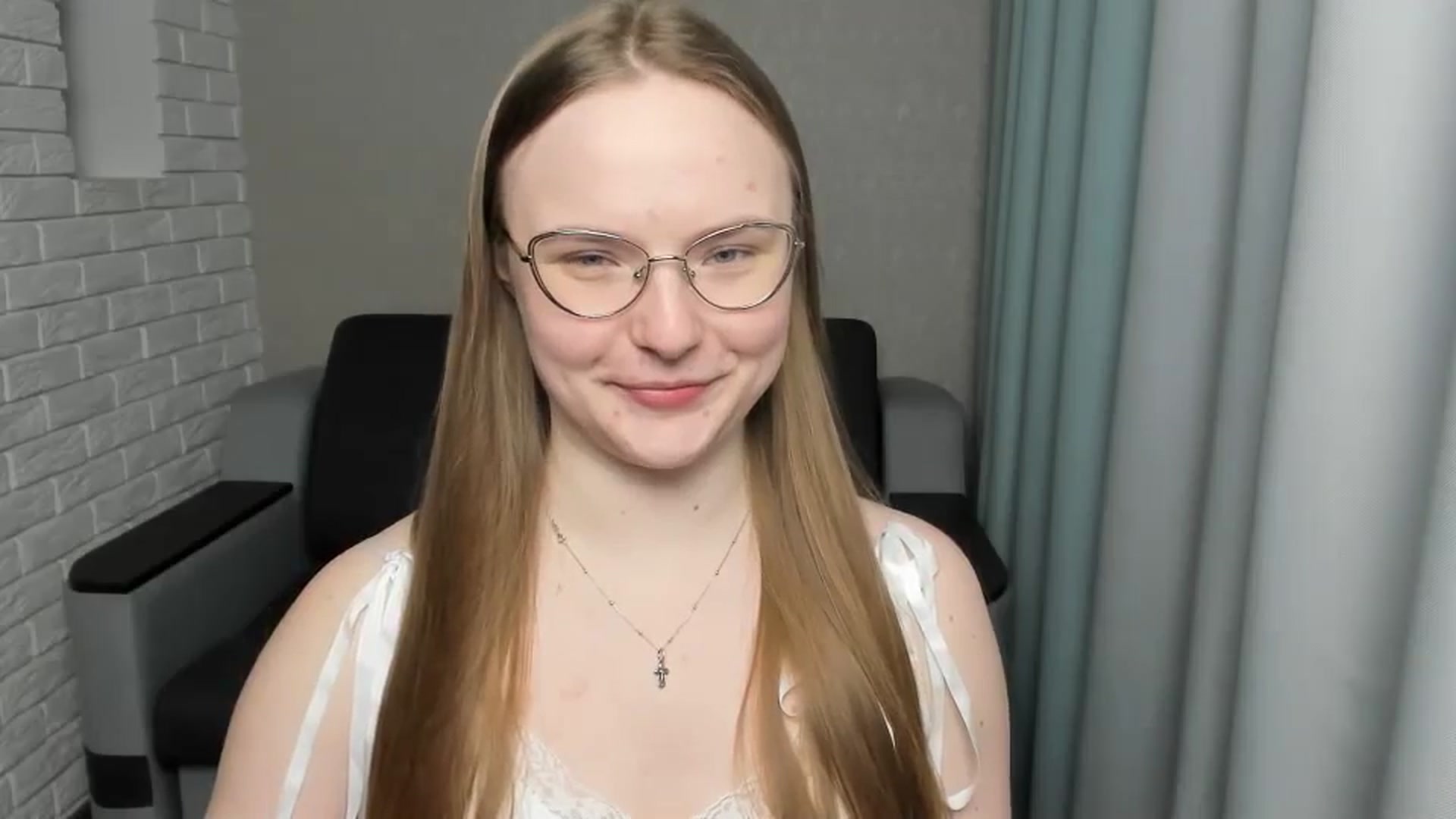 Gallery image thumbnail from Shy_Melany's myfreecams stream on, 03/08/2025, 24:31 image 6 of 20