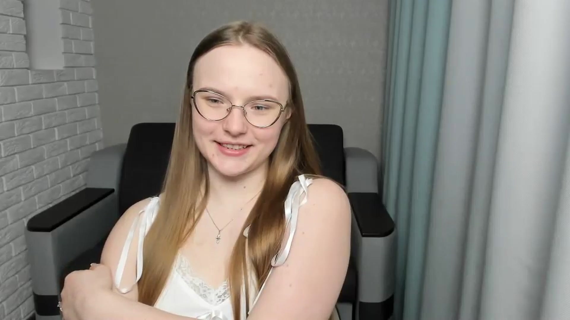 Gallery image thumbnail from Shy_Melany's myfreecams stream on, 03/08/2025, 24:31 image 19 of 20