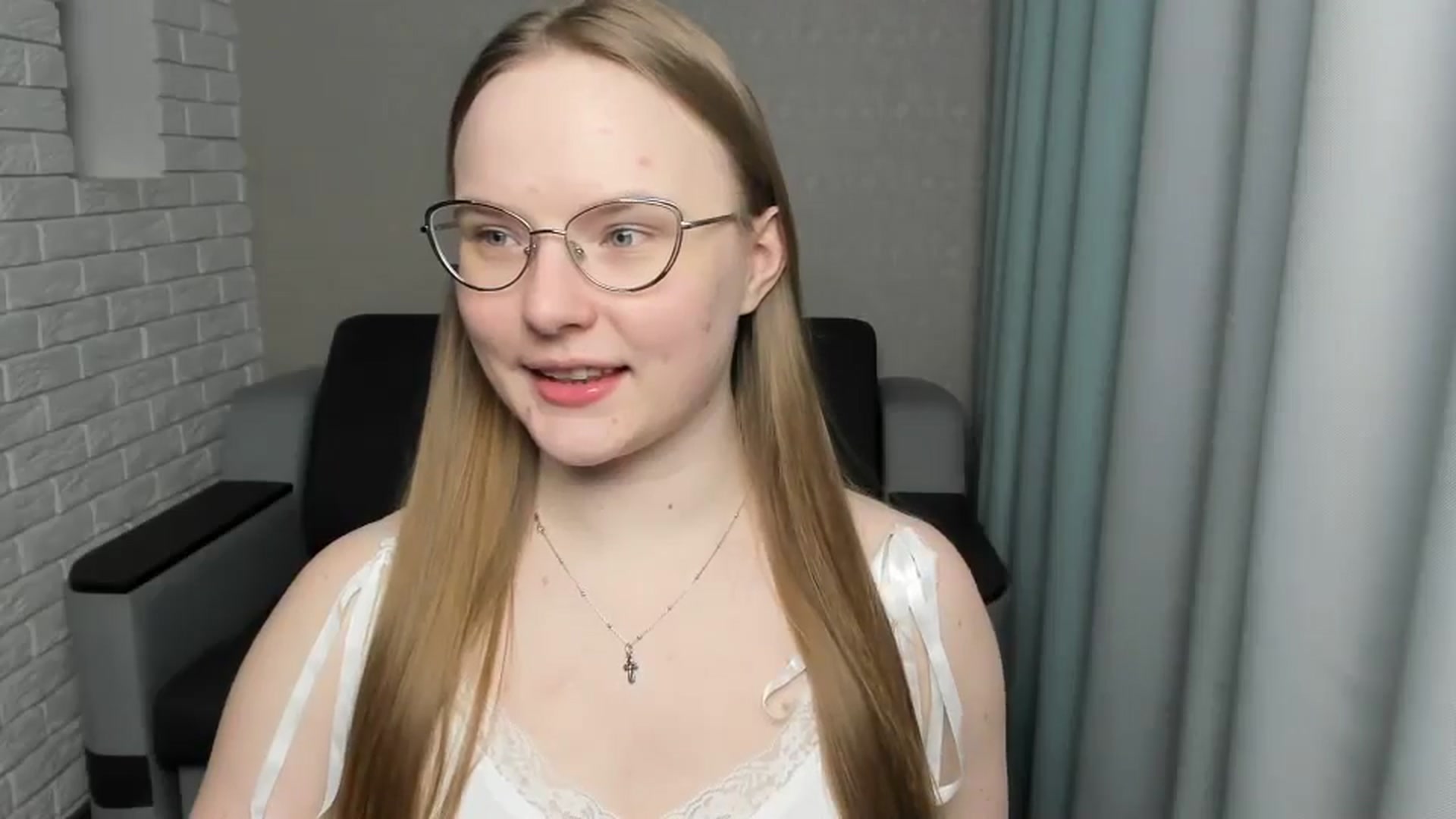 Gallery image thumbnail from Shy_Melany's myfreecams stream on, 03/08/2025, 24:31 image 3 of 20