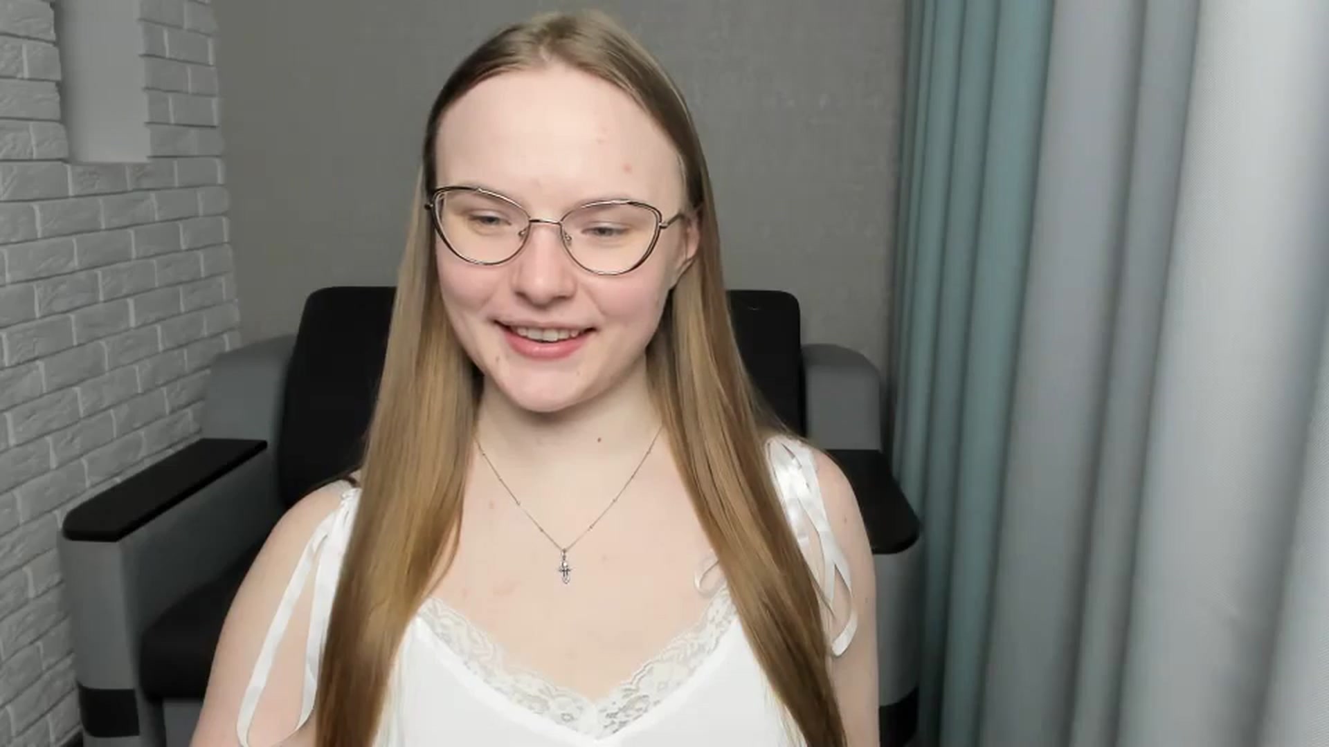 Gallery image thumbnail from Shy_Melany's myfreecams stream on, 03/08/2025, 24:31 image 17 of 20