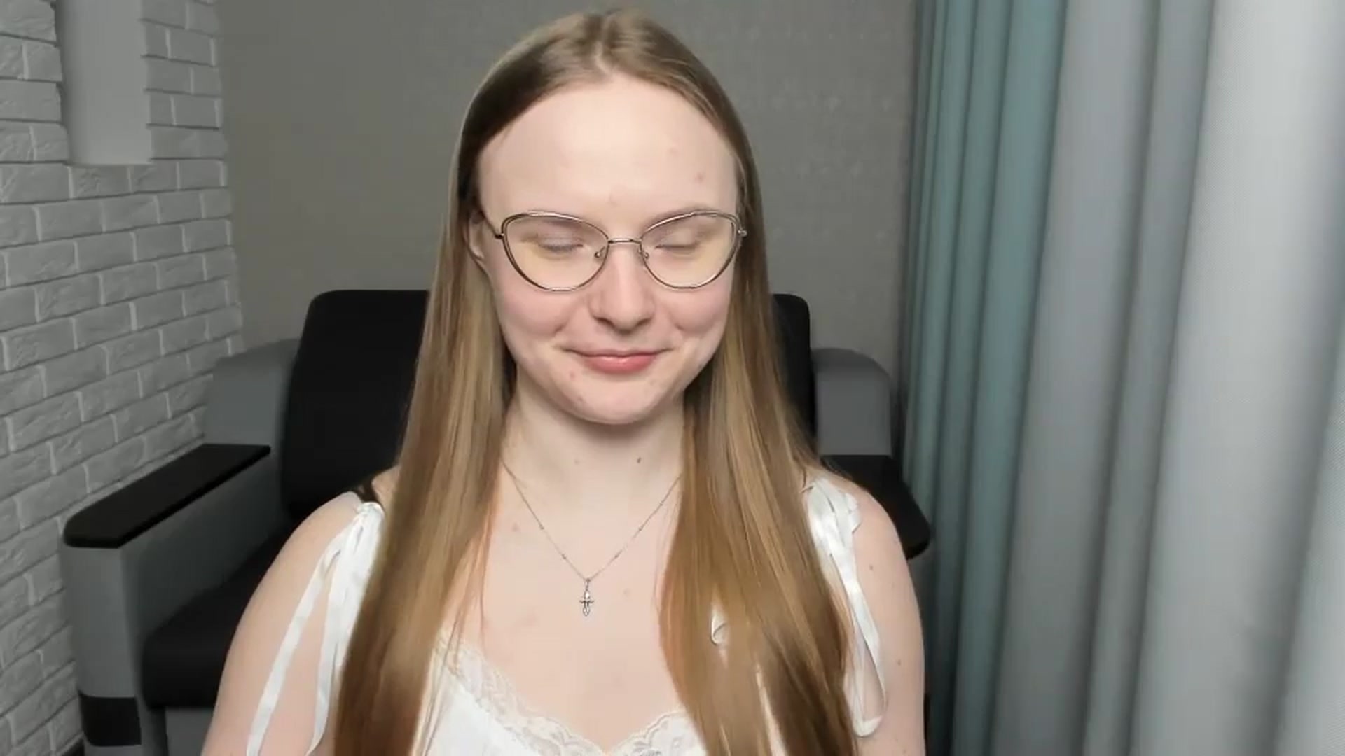 Gallery image thumbnail from Shy_Melany's myfreecams stream on, 03/08/2025, 24:31 image 14 of 20