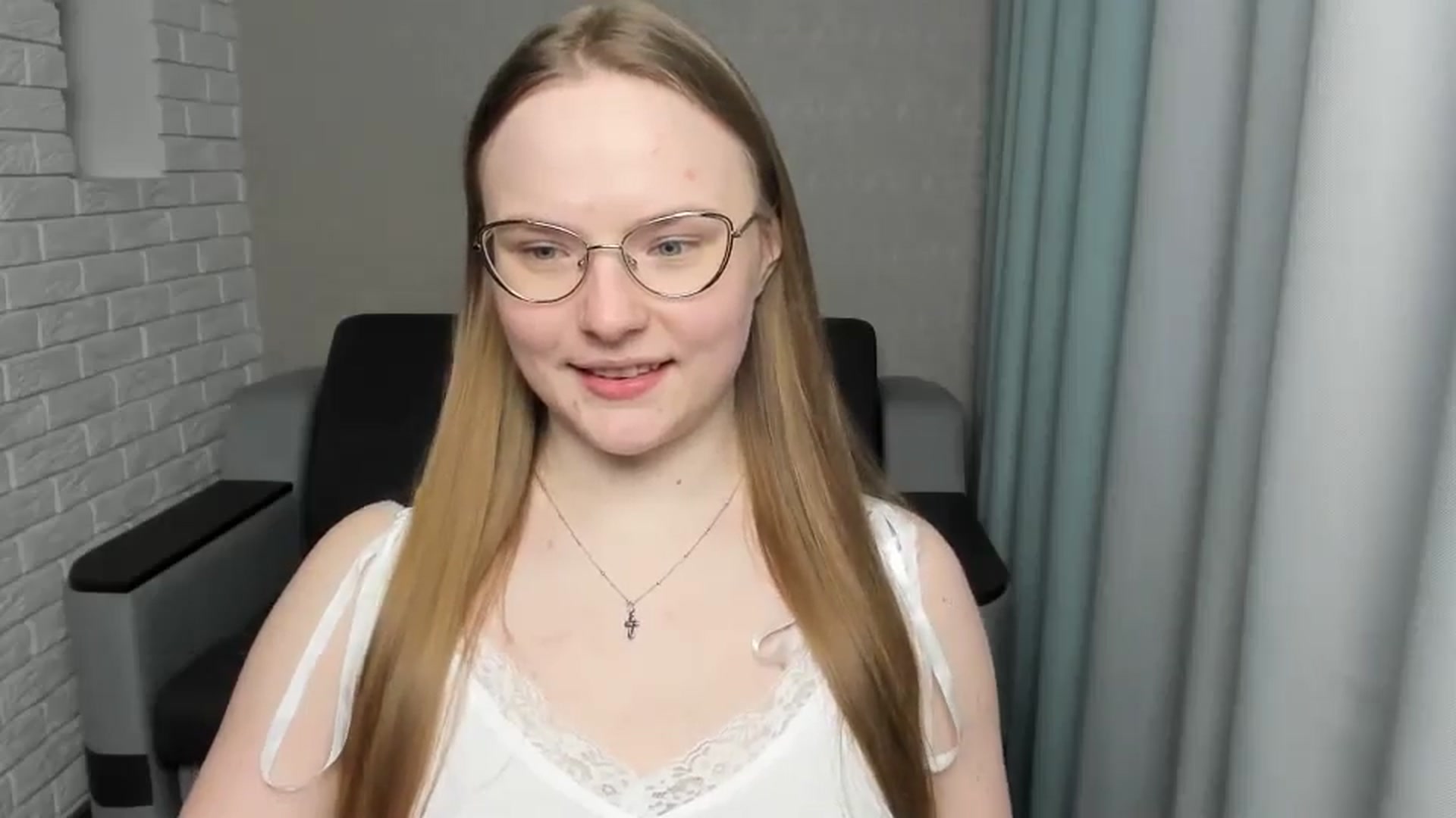 Gallery image thumbnail from Shy_Melany's myfreecams stream on, 03/08/2025, 24:31 image 12 of 20