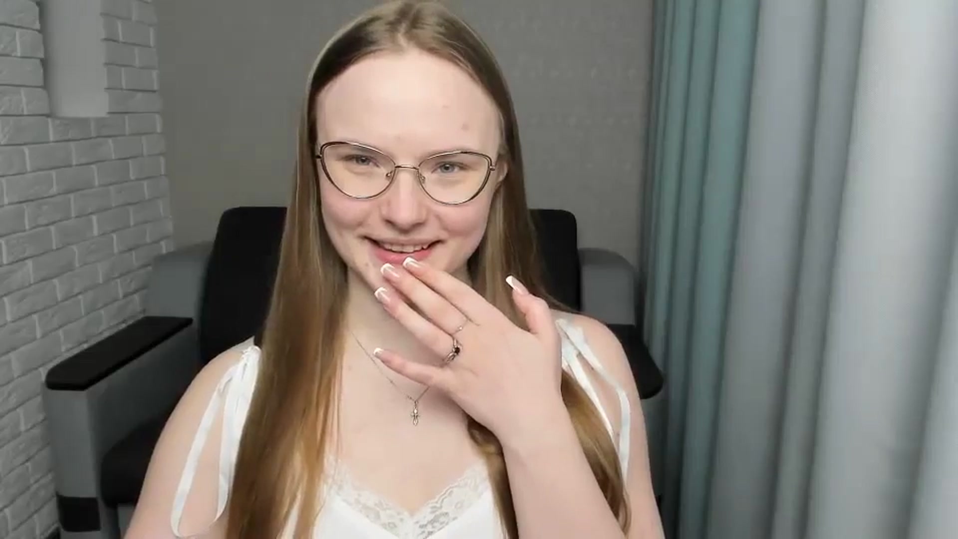 Gallery image thumbnail from Shy_Melany's myfreecams stream on, 03/08/2025, 24:31 image 9 of 20