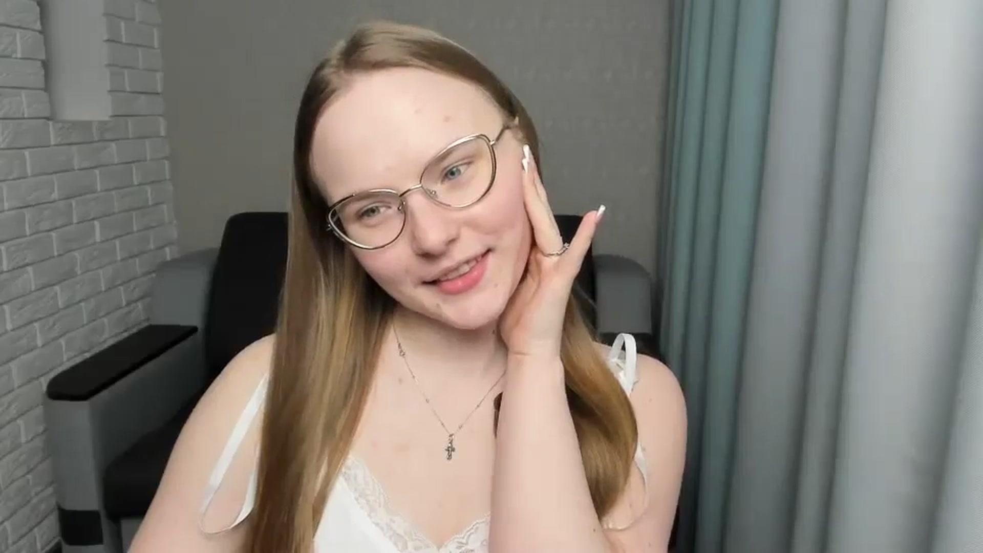 Gallery image thumbnail from Shy_Melany's myfreecams stream on, 03/08/2025, 24:31 image 4 of 20