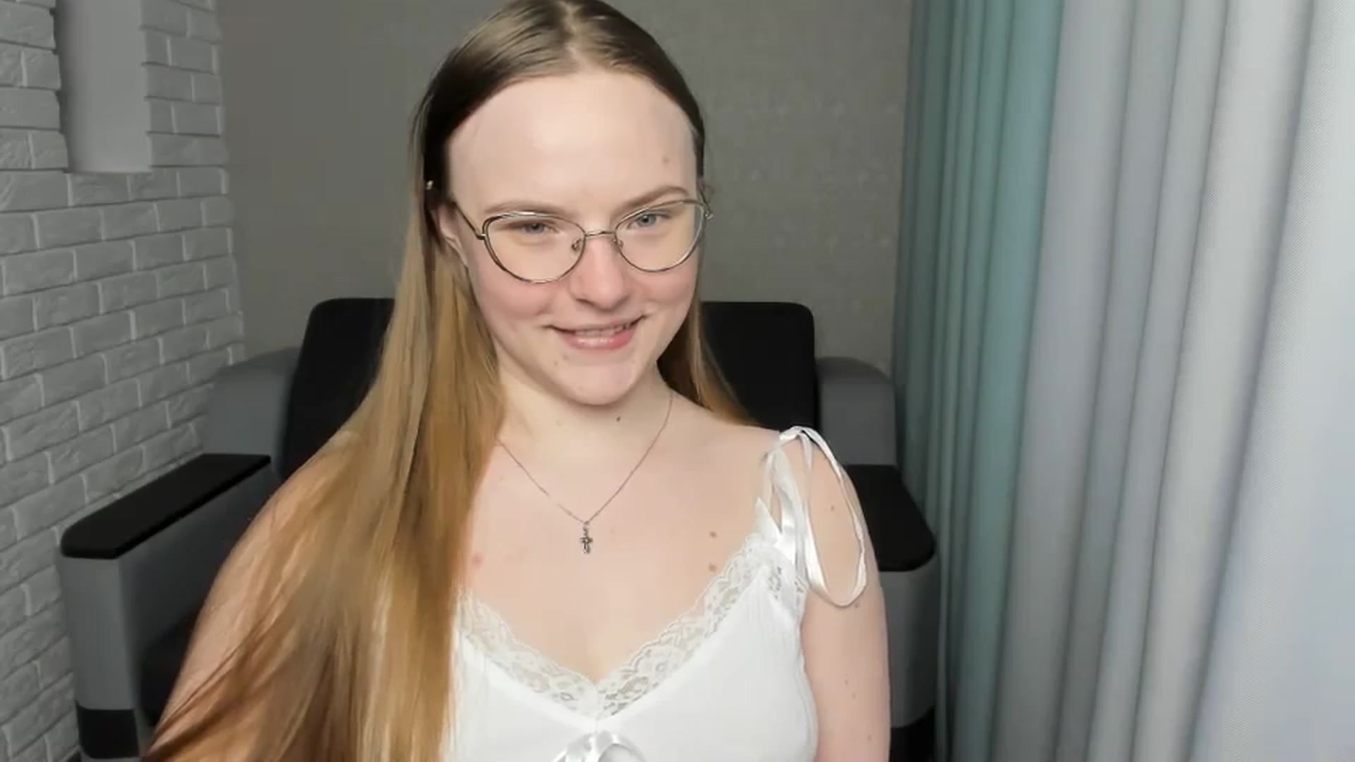 Gallery image thumbnail from Shy_Melany's myfreecams stream on, 03/11/2025, 16:05 image 3 of 20