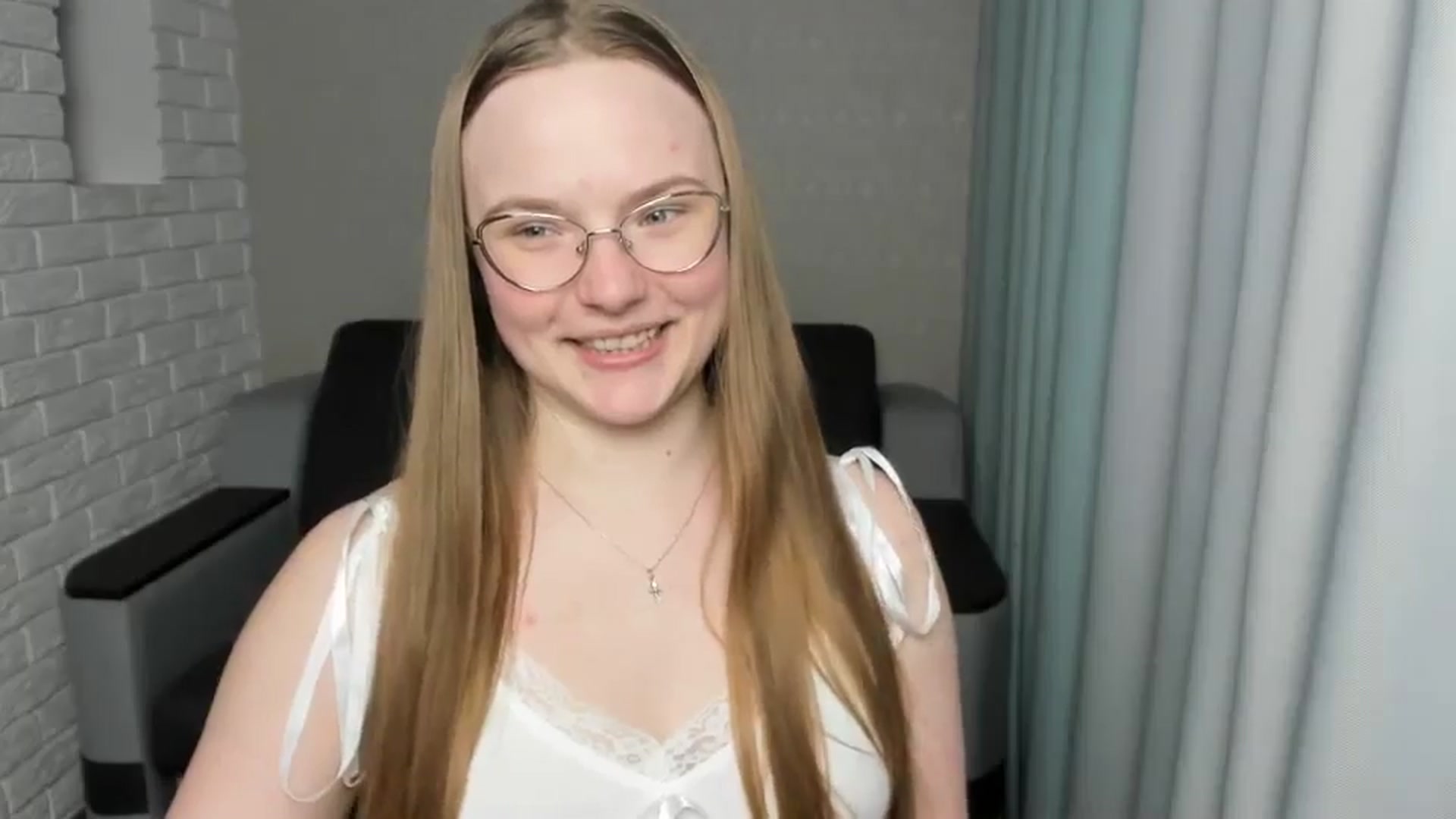 Gallery image thumbnail from Shy_Melany's myfreecams stream on, 03/11/2025, 16:05 image 8 of 20
