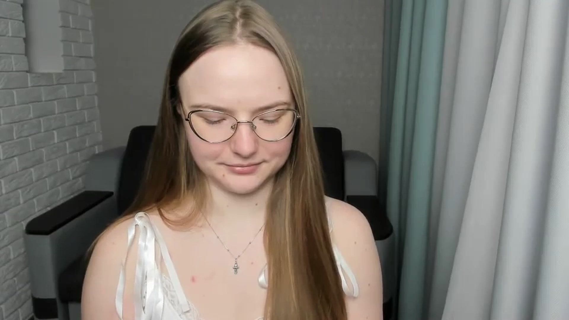 Gallery image thumbnail from Shy_Melany's myfreecams stream on, 03/13/2025, 14:06 image 10 of 20
