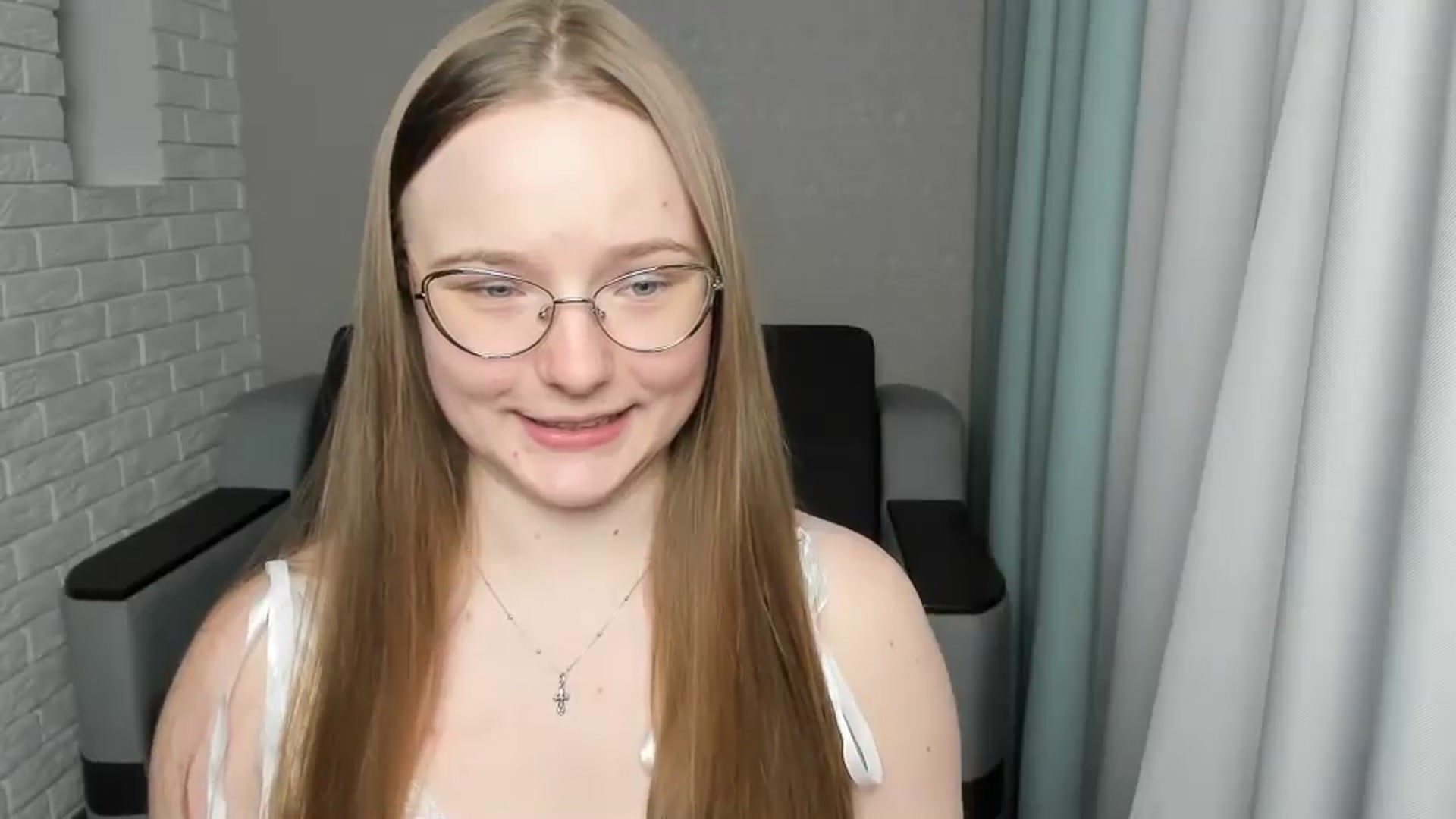 Gallery image thumbnail from Shy_Melany's myfreecams stream on, 03/13/2025, 14:06 image 13 of 20