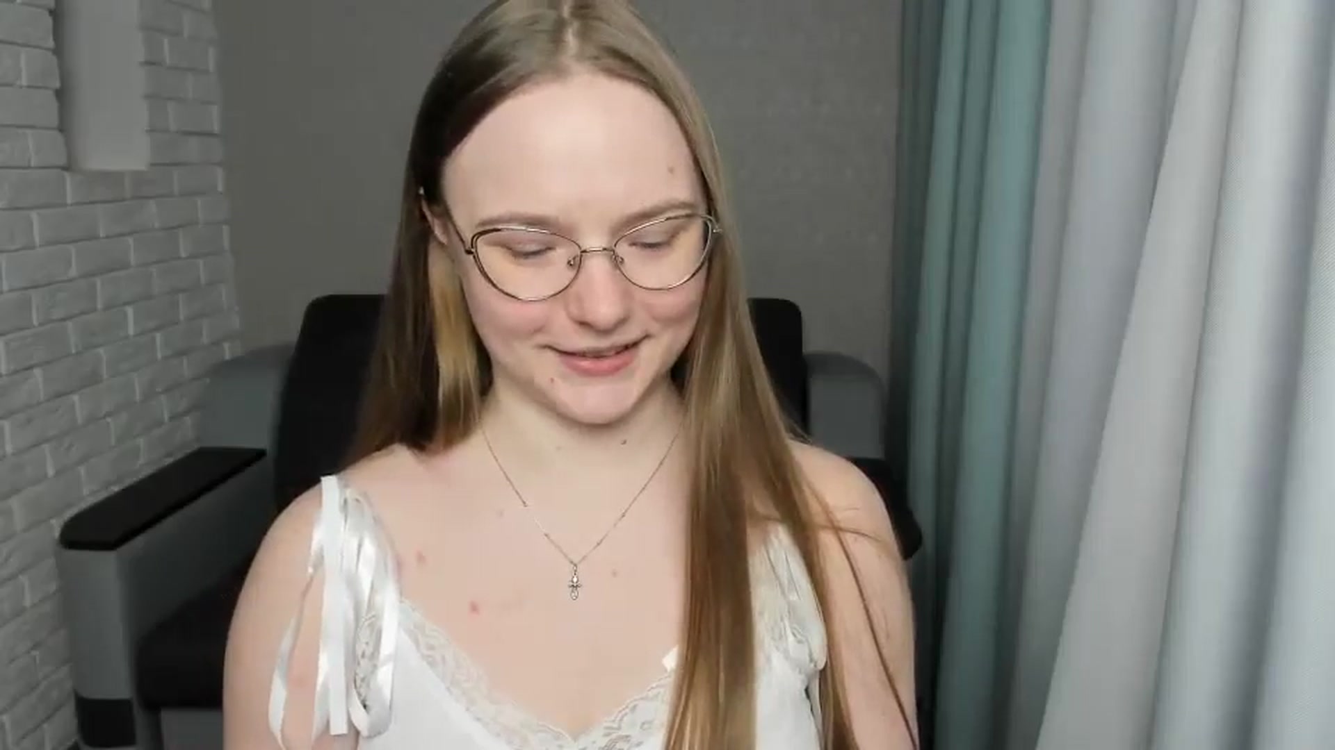 Gallery image thumbnail from Shy_Melany's myfreecams stream on, 03/13/2025, 14:06 image 16 of 20
