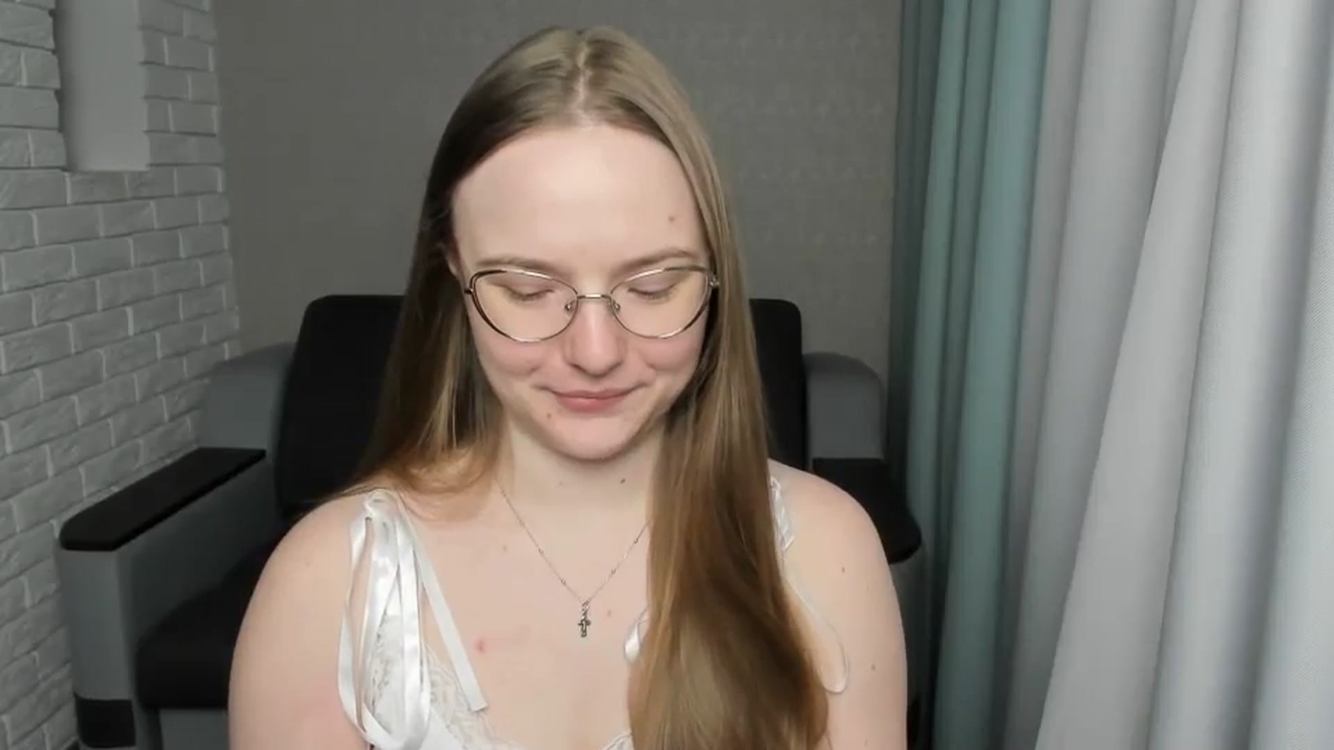 Gallery image thumbnail from Shy_Melany's myfreecams stream on, 03/13/2025, 14:06 image 9 of 20