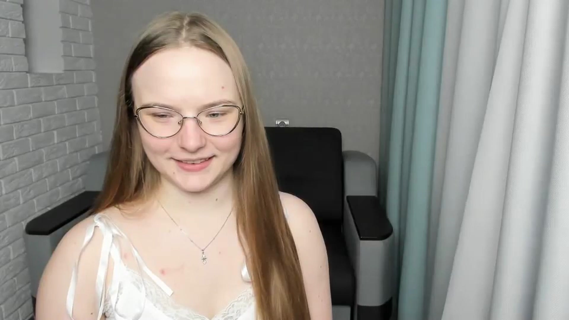 Gallery image thumbnail from Shy_Melany's myfreecams stream on, 03/13/2025, 14:06 image 5 of 20