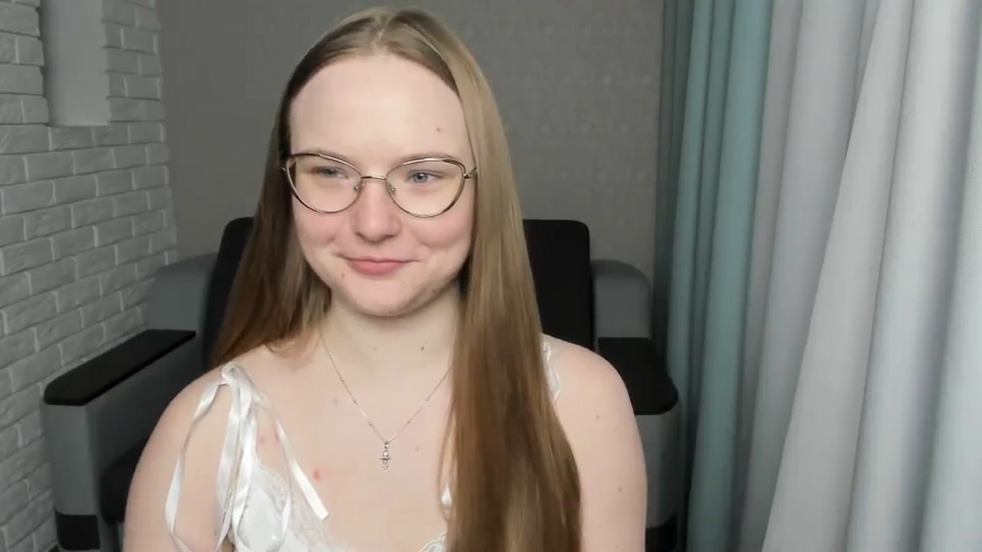 Gallery image thumbnail from Shy_Melany's myfreecams stream on, 03/13/2025, 14:06 image 4 of 20