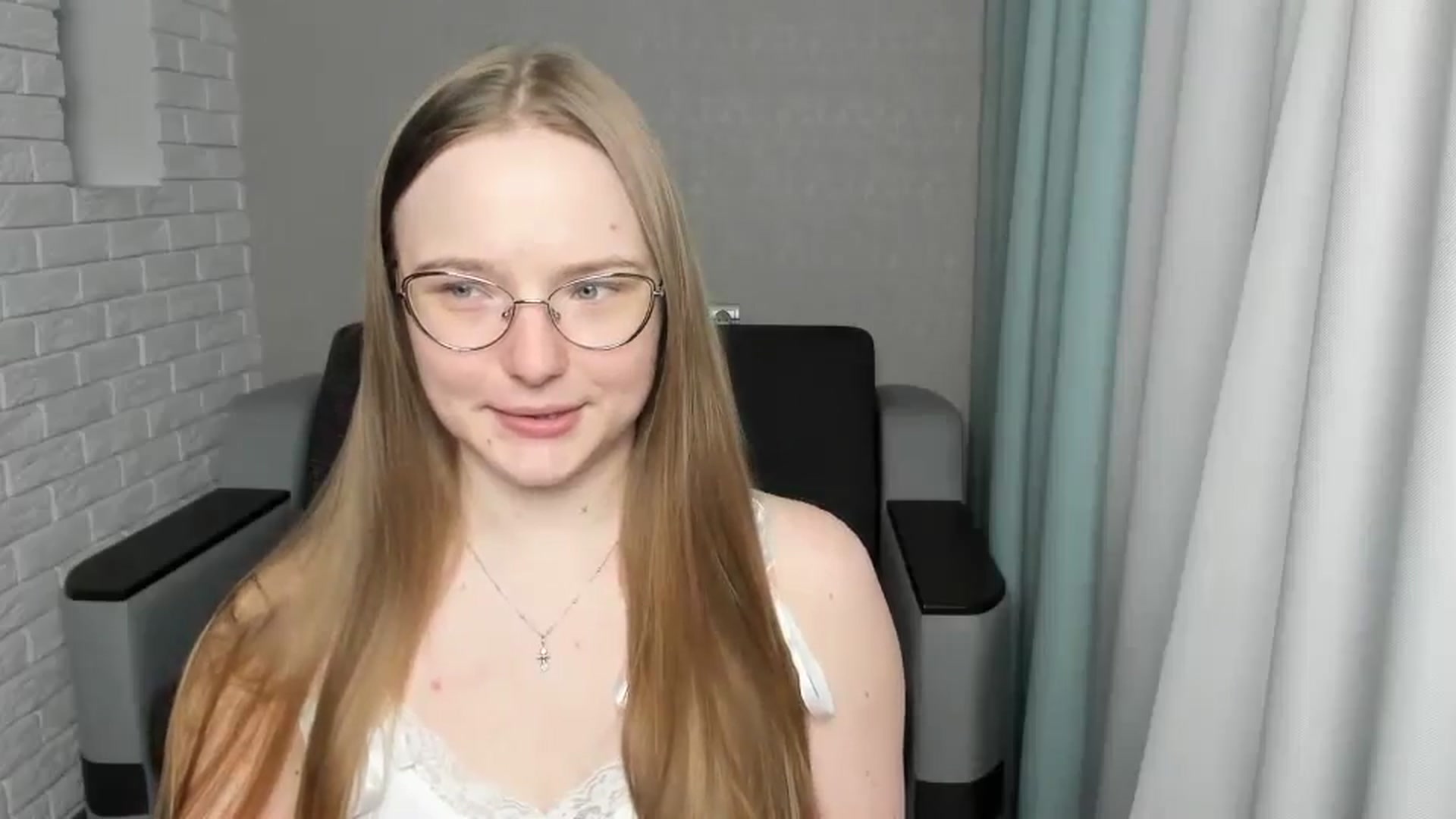 Gallery image thumbnail from Shy_Melany's myfreecams stream on, 03/13/2025, 14:06 image 12 of 20