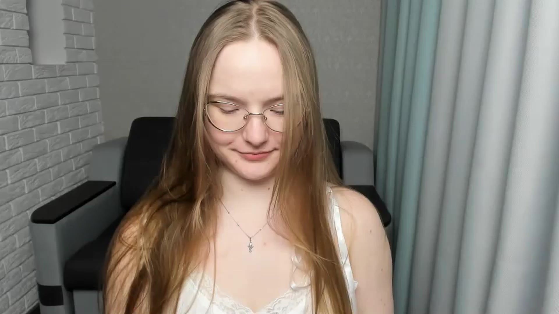 Gallery image thumbnail from Shy_Melany's myfreecams stream on, 03/14/2025, 03:34 image 10 of 20