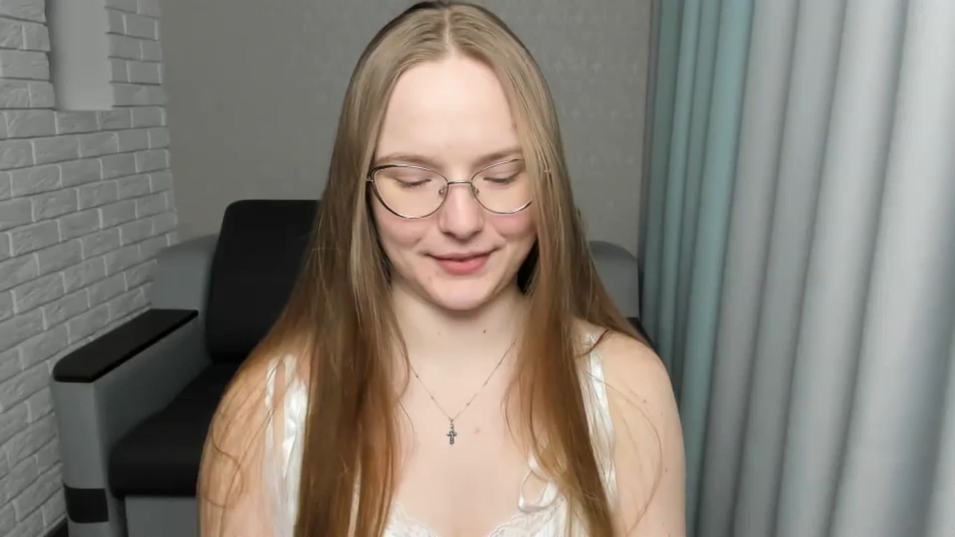 Gallery image thumbnail from Shy_Melany's myfreecams stream on, 03/14/2025, 03:34 image 12 of 20